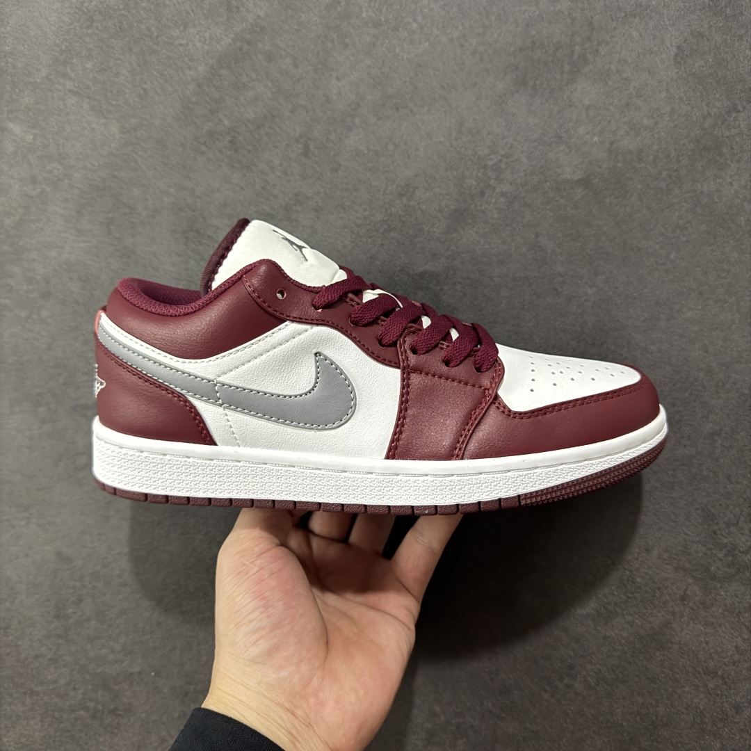 【头层S版】Air Jordan AJ1 Low 低帮系列 全新流水线出品 全配色原鞋对照 原楦原纸板开发 客订头层皮料 全鞋电脑针车 私模大底正确咬花克重内置气垫 原盒内外原标 完美零毛边处理 多重QC质检 超越公司货的品控标准 实实在在的免检产品 货号:553558-615 尺码:36-45-选品中心