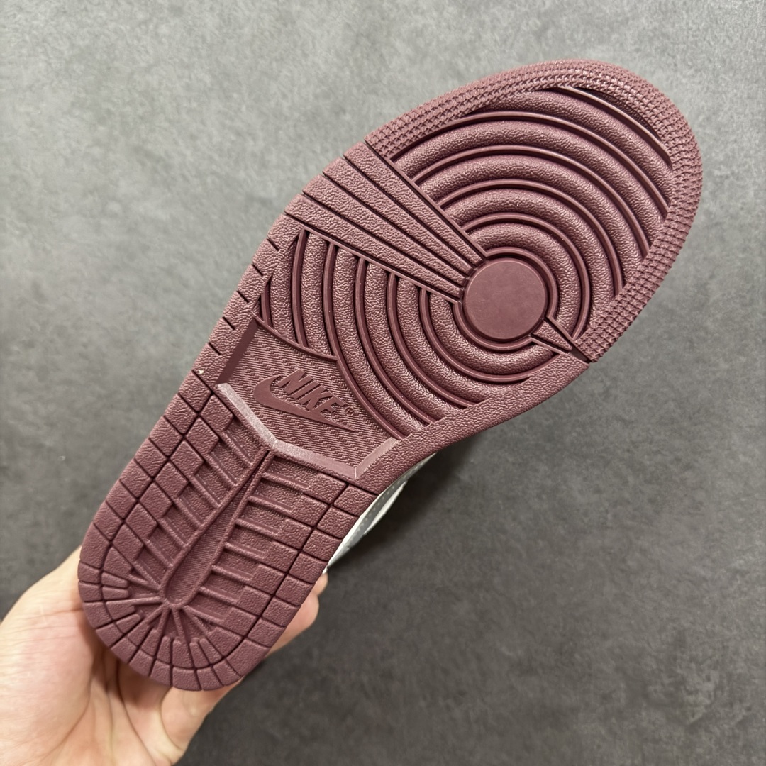 图片[9]-【头层S版】Air Jordan AJ1 Low 低帮系列 全新流水线出品 全配色原鞋对照 原楦原纸板开发 客订头层皮料 全鞋电脑针车 私模大底正确咬花克重内置气垫 原盒内外原标 完美零毛边处理 多重QC质检 超越公司货的品控标准 实实在在的免检产品 货号：553558-615 尺码：36-45-选品中心