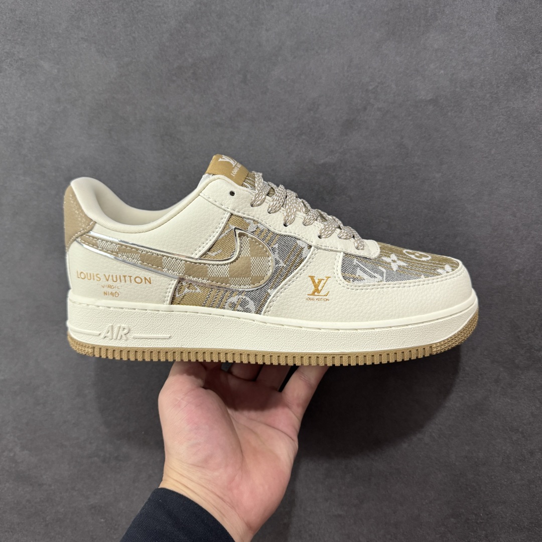 【定制版】Nike Air Force 1 \'07 Low “路易威登LV联名--- 米白黄帆布印花” 高端定制 低帮休闲板鞋 定制鞋盒 大厂纯原品质出货 超高清洁度 皮料切割干净无任何毛边 细节完美 货号:XL1979-107 尺码:36 36.5 37.5 38 38.5 39 40 40.5 41 42 42.5 43 44 44.5 45-选品中心