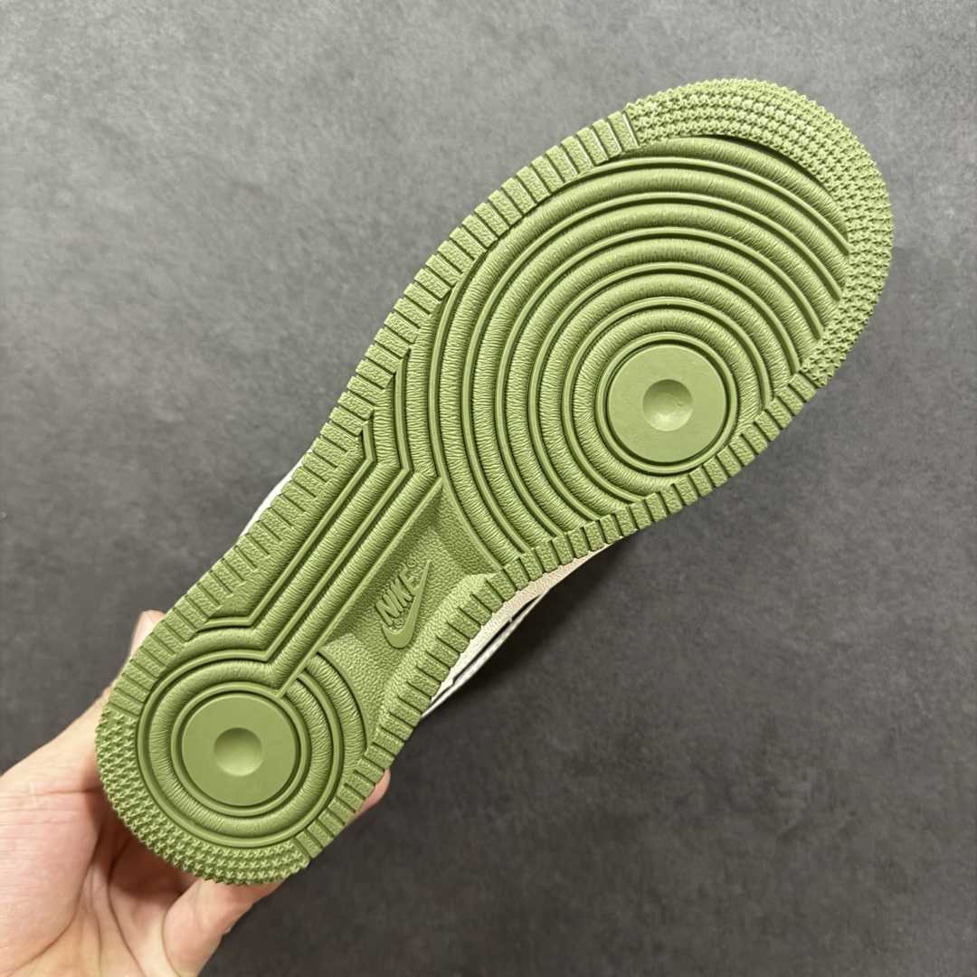 图片[9]-【定制版】Nike Air Force 1\’07 Low 巴宝莉联名 米军绿电绣 空军一号低帮休闲板鞋  #定制皮料 定制鞋盒 原楦原纸板 纯正空军版型 内置全掌气垫 货号：JP8028-003  尺码：36 36.5 37.5 38 38.5 39 40 40.5 41 42 42.5 43 44 44.5 45-选品中心