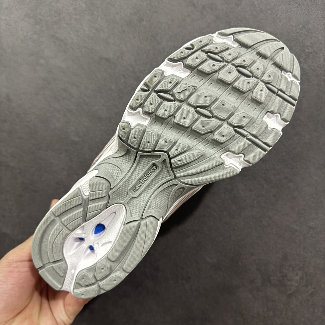 图片[9]-【纯原性价比】New Balance 530 NB530 男女休闲慢跑鞋 GR530EC 大厂出品 所有配色都是原鞋开发 超正版型 超高清洁度和品质 价格更具性价比 实体代购专用订单 配套商长期套现长期补货 全新货品 正常出厂触屏不到的单价 超级跑量款 全套原楦原纸板原厂数据开发 进口三明治网面 原装进口翻毛皮料正确绒感卡色 正确中底拉帮中底网布细节 采用轻质牛剖革拼接透气网眼衬垫织物鞋面材质 T-Beam大底提供足步弓支撑 保持步态稳定 后跟搭载外露缓震胶 鞋身整体以各种深浅不一的灰色覆盖 鞋头以淡蓝色调装饰 网眼衬垫通过不规律的色块实现做旧的美感 泛黄的鞋底更是进一步增添了复古气息 尺码：36 37 37.5 38 38.5 39.5 40 40.5 41.5 42 42.5 43 44 44.5 45-选品中心