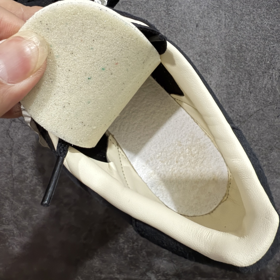 图片[9]-【渠道纯原版】AD Gazelle Indoor Trainers 羚羊内训系列低帮复古百搭休闲运动德训风板鞋 黑白生胶花边 JS1412 市场最高版本 完美还原zp细节，注意区别市场任何版本，完全不是一路货色‼️ 全鞋原材料打造，无任何色差，正确鞋型，后跟港宝材料定型，正确微透生胶大底，反口内里头层细腻小牛皮，纸板中底 鞋垫背胶，侧面正确烫金压印字母，所有细节完美还原‼️ 尺码：35 36 36.5 37 38 38.5 39 40 40.5 41 42 42.5 43 44 44.5 45-选品中心