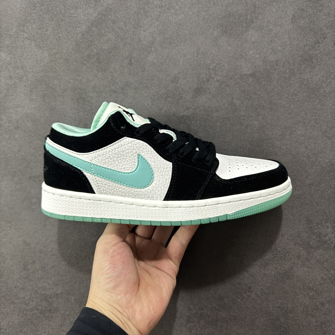 【头层S版】Air Jordan AJ1 Low 低帮系列 全新流水线出品 全配色原鞋对照 原楦原纸板开发 客订头层皮料 全鞋电脑针车 私模大底正确咬花克重内置气垫 原盒内外原标 完美零毛边处理 多重QC质检 超越公司货的品控标准 实实在在的免检产品 货号:CQ9828-131 尺码:36-45-选品中心
