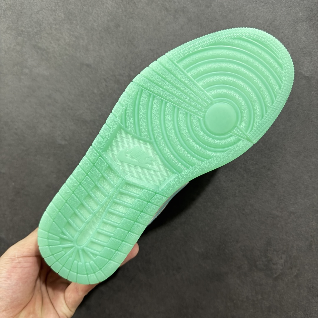 图片[9]-【头层S版】Air Jordan AJ1 Low 低帮系列 全新流水线出品 全配色原鞋对照 原楦原纸板开发 客订头层皮料 全鞋电脑针车 私模大底正确咬花克重内置气垫 原盒内外原标 完美零毛边处理 多重QC质检 超越公司货的品控标准 实实在在的免检产品 货号：CQ9828-131 尺码：36-45-选品中心