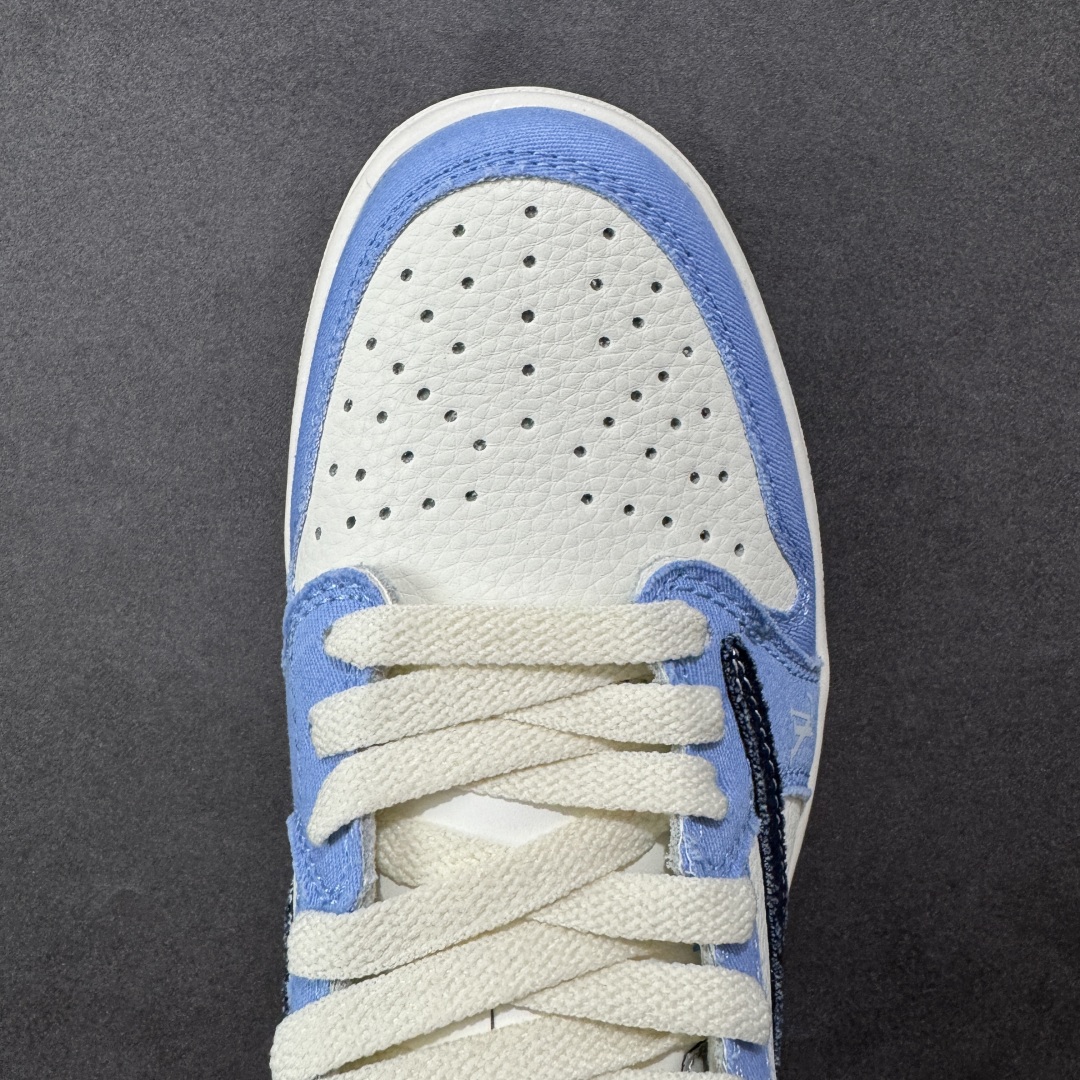 图片[8]-【定制版】Louis Vuitton x Travis Scott x Air Jordan 1 Low 路易威登LV x AJ1 低帮 蓝白倒钩 AJ1 乔丹1代 aj1 乔1 低邦 蓝白倒勾联名 乔丹篮球鞋系列 鞋款整体以米白色皮革为底搭配浅蓝色框架覆盖层，标志性的反钩Swoosh Logo采用深蓝色呈现，内侧也辅以深蓝色Swoosh Logo点缀，鞋舌等多处TS标志性元素均得以保留；后跟侧下方印有Louis Vuitton字样，鞋舌上以LV字样呈现，后跟的Jack厂牌标志以及Wings Logo均采用白色缝线打造，彰显联名身份；最后以米白色中底搭配深蓝色橡胶外底完善整体设计收尾。 货号：JW1188-146 尺码：36 36.5 37.5 38 38.5 39 40 40.5 41 42 42.5 43 44 44.5 45 编码：HXSB330340-选品中心