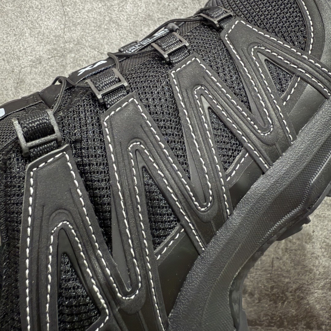 图片[4]-【绿x版】SALOMON XA Pro 3D ADV 萨洛蒙潮流越野机能户外功能鞋 黑色 491274 新配色出货 纯原外贸平台特供订单 耗时半年巨作 全套原纸板楦头开发 原厂特供网布配套加持 确保原汁原味 完美呈现版型 原档数据独家私模五层组合大底 男女鞋同步官方开发至46.5 原装Ortholite轻量化鞋垫 中底布带钢印编号 原厂TPU锁扣 进口港宝加持 后跟自然饱满 还原公司包裹性 鞋面采用SENSIFT贴合技术 全方位贴合包裹脚型 鞋跟部鞋底牵引设计 提供强大的抓地性能 更适应野外崎岖不平的道路 其3D ADVANCED CHASSIS底盘 材料轻量大化 钉齿设计更具稳定性 防护性 鞋底易磨损区运用CONTAGRIP高耐磨材料 应对城市硬质路面长距离跑考验 尺码：36 36.5 37.5 38 38.5 39 40 40.5 41 42 42.5 43 44 44.5 45 46 46.5-选品中心