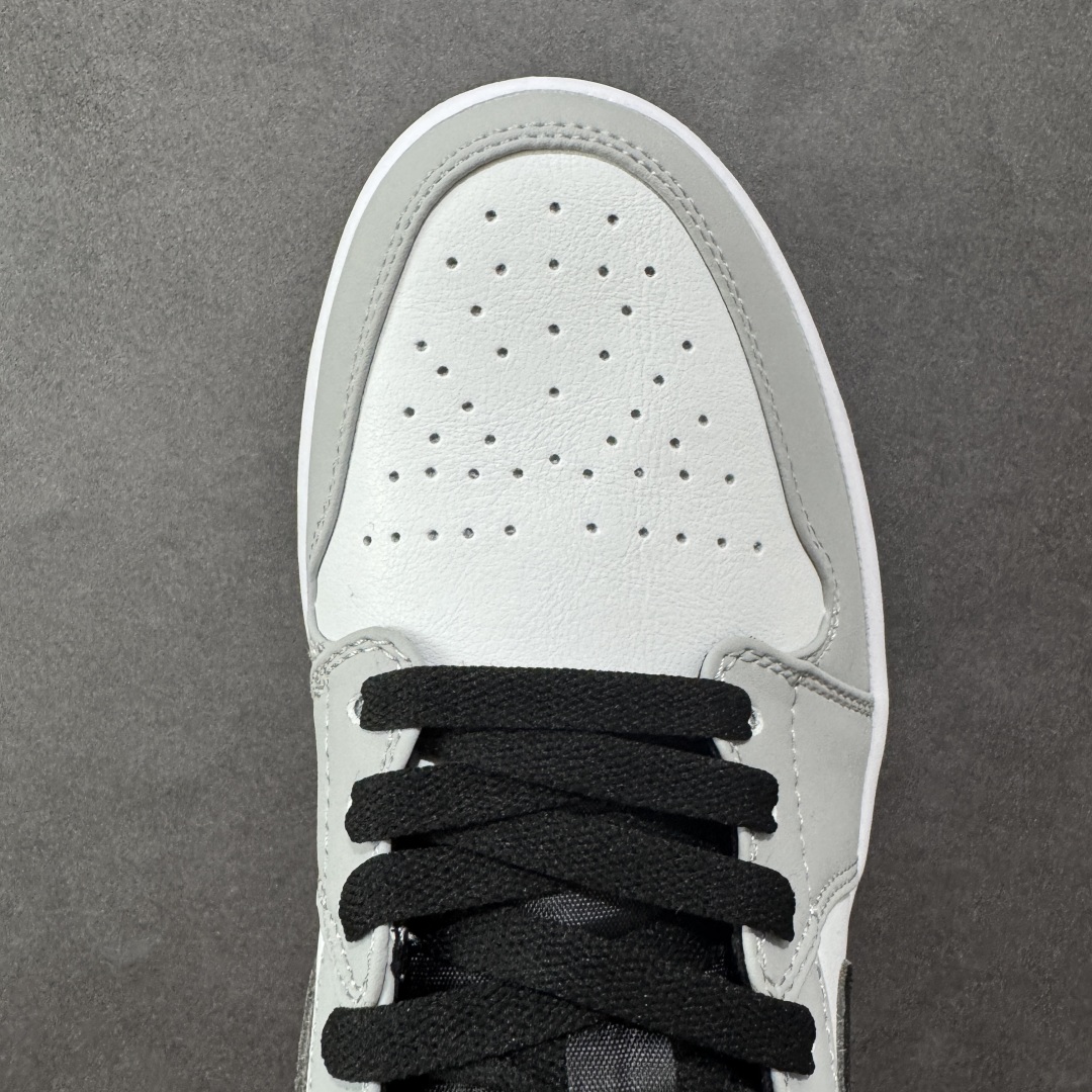 图片[8]-【头层S版】Air Jordan AJ1 Low 低帮系列 全新流水线出品 全配色原鞋对照 原楦原纸板开发 客订头层皮料 全鞋电脑针车 私模大底正确咬花克重内置气垫 原盒内外原标 完美零毛边处理 多重QC质检 超越公司货的品控标准 实实在在的免检产品 货号：553558-030 尺码：36-45半-选品中心