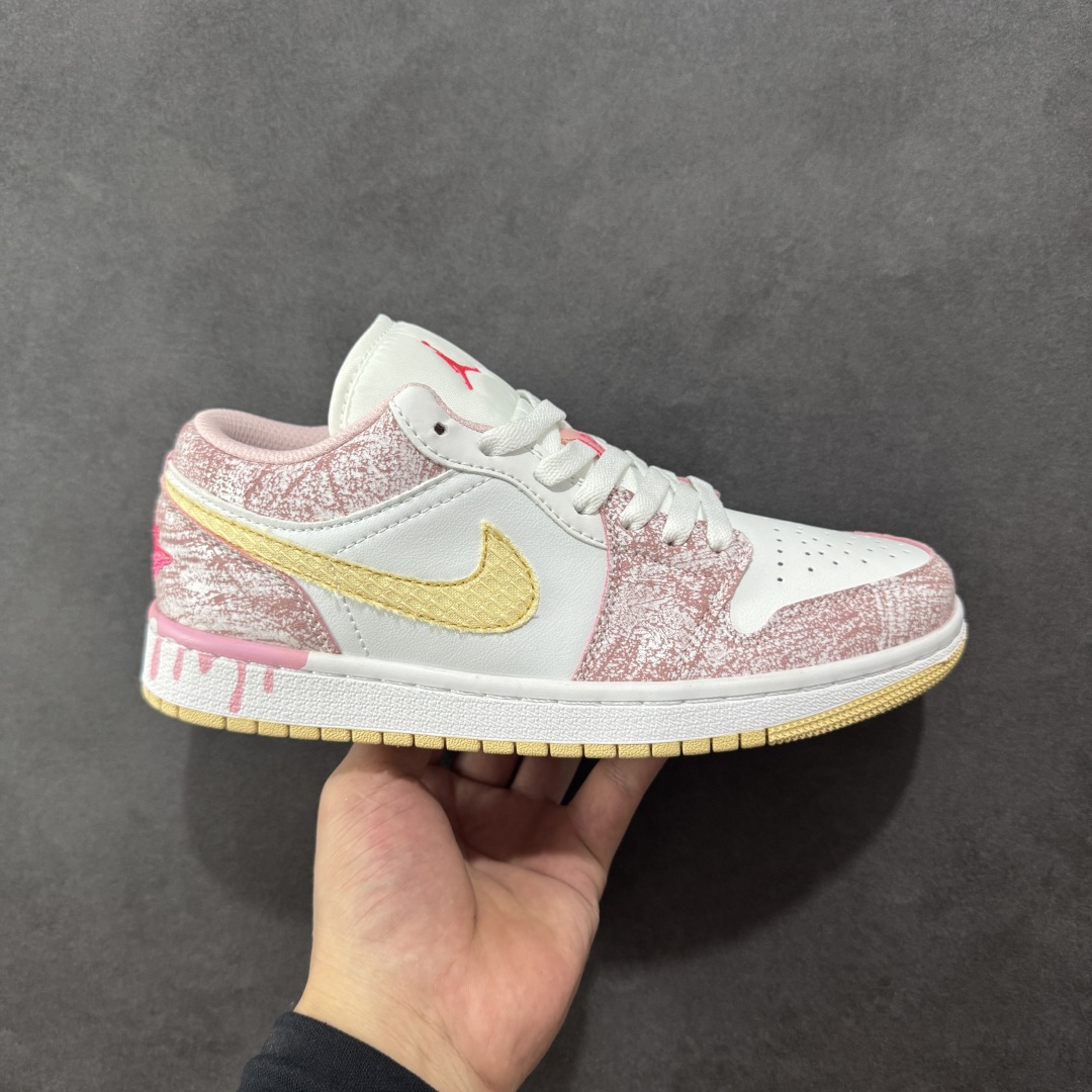 【头层S版】Air Jordan AJ1 Low 低帮系列 全新流水线出品 全配色原鞋对照 原楦原纸板开发 客订头层皮料 全鞋电脑针车 私模大底正确咬花克重内置气垫 原盒内外原标 完美零毛边处理 多重QC质检 超越公司货的品控标准 实实在在的免检产品 货号:CW7104-601 尺码:36-45半-选品中心