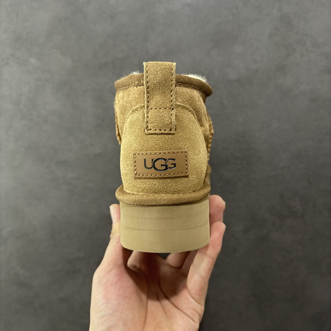 图片[4]-【顶级Y版】UGG 5092 经典秋冬羊皮毛一体雪地靴 周冬雨厚底3cm 桑坡大厂直供 拒绝高利润 区别杀猪版本 隆丰A级澳洲进口羊皮毛一体 完全遵循ZP工艺流程 代工厂原厂版师 秉承无原鞋不开发选择 注重每一处细节 市面最正版型 TREADLITE\”轻翼\”科技外底 轻便/耐用/柔韧/桩型 翻毛皮鞋面 细腻亲肤再生聚酯纤维滚边 舒适易打理 保暖性佳 UGG plush™ 里衬和内底 茸软亲肤 舒适暖足 经典鞋型搭配轻盈厚底 稳稳拿捏秋冬出街时髦造型 Treadlite by UGG 轻翼大底 轻盈缓震 为双足减负 舒适轻便 助你轻松畅玩整天 尺码：35 36 37 38 39 40-选品中心