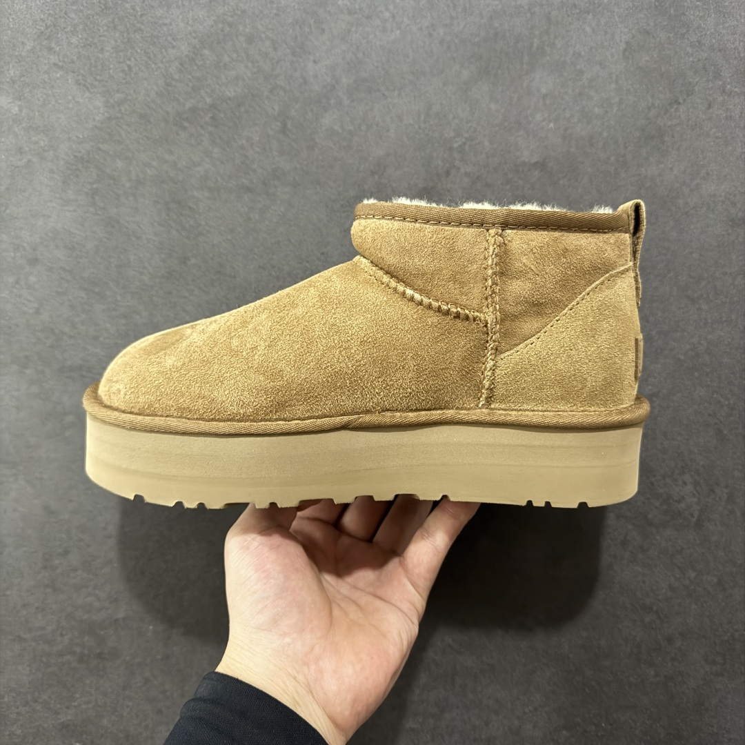图片[2]-【顶级Y版】UGG 5092 经典秋冬羊皮毛一体雪地靴 周冬雨厚底3cm 桑坡大厂直供 拒绝高利润 区别杀猪版本 隆丰A级澳洲进口羊皮毛一体 完全遵循ZP工艺流程 代工厂原厂版师 秉承无原鞋不开发选择 注重每一处细节 市面最正版型 TREADLITE\”轻翼\”科技外底 轻便/耐用/柔韧/桩型 翻毛皮鞋面 细腻亲肤再生聚酯纤维滚边 舒适易打理 保暖性佳 UGG plush™ 里衬和内底 茸软亲肤 舒适暖足 经典鞋型搭配轻盈厚底 稳稳拿捏秋冬出街时髦造型 Treadlite by UGG 轻翼大底 轻盈缓震 为双足减负 舒适轻便 助你轻松畅玩整天 尺码：35 36 37 38 39 40-选品中心