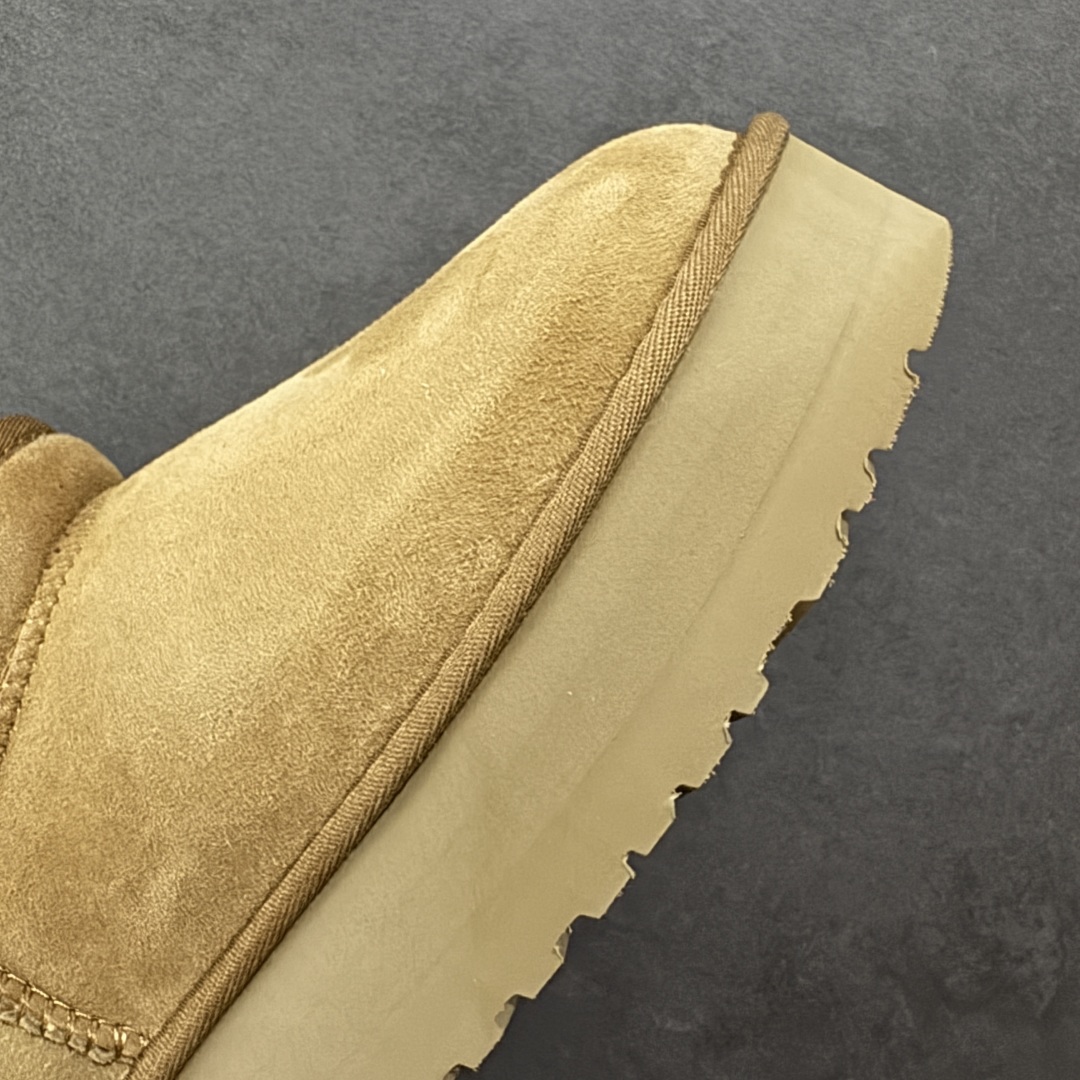 图片[5]-【顶级Y版】UGG 5092 经典秋冬羊皮毛一体雪地靴 周冬雨厚底3cm 桑坡大厂直供 拒绝高利润 区别杀猪版本 隆丰A级澳洲进口羊皮毛一体 完全遵循ZP工艺流程 代工厂原厂版师 秉承无原鞋不开发选择 注重每一处细节 市面最正版型 TREADLITE\”轻翼\”科技外底 轻便/耐用/柔韧/桩型 翻毛皮鞋面 细腻亲肤再生聚酯纤维滚边 舒适易打理 保暖性佳 UGG plush™ 里衬和内底 茸软亲肤 舒适暖足 经典鞋型搭配轻盈厚底 稳稳拿捏秋冬出街时髦造型 Treadlite by UGG 轻翼大底 轻盈缓震 为双足减负 舒适轻便 助你轻松畅玩整天 尺码：35 36 37 38 39 40-选品中心