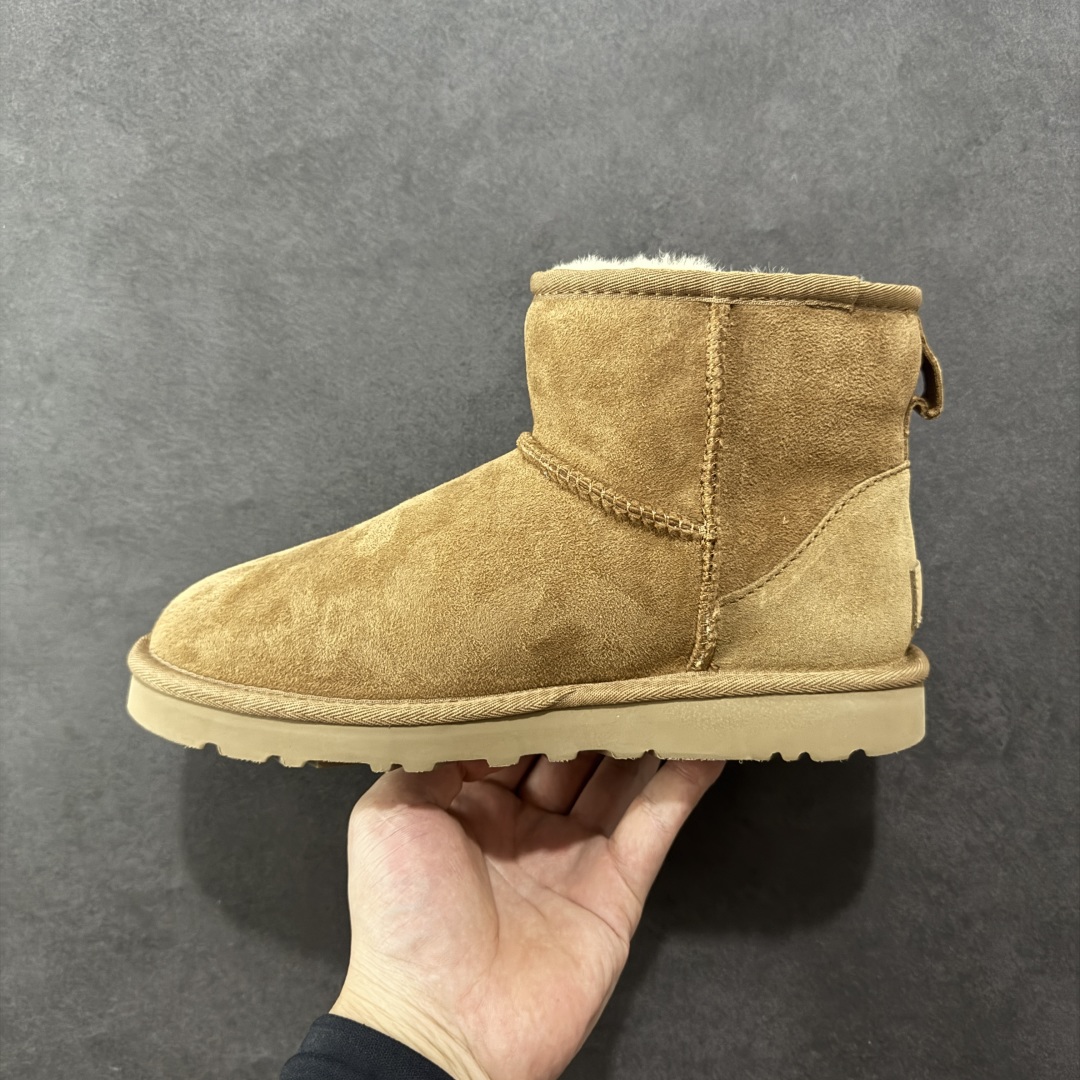 图片[2]-【顶级Y版】UGG 6222 经典秋冬羊皮毛一体雪地靴 桑坡大厂直供 拒绝高利润 区别杀猪版本 隆丰A级澳洲进口羊皮毛一体 完全遵循ZP工艺流程 代工厂原厂版师 秉承无原鞋不开发选择 注重每一处细节 市面最正版型 TREADLITE\”轻翼\”科技外底 轻便/耐用/柔韧/桩型 翻毛皮鞋面 细腻亲肤再生聚酯纤维滚边 舒适易打理 保暖性佳 UGG plush™ 里衬和内底 茸软亲肤 舒适暖足 经典鞋型搭配轻盈厚底 稳稳拿捏秋冬出街时髦造型 Treadlite by UGG 轻翼大底 轻盈缓震 为双足减负 舒适轻便 助你轻松畅玩整天 尺码：35 36 37 38 39 40-选品中心