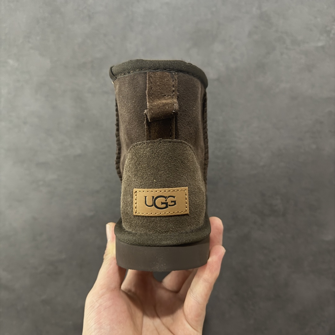 图片[4]-【顶级Y版】UGG 6222 经典秋冬羊皮毛一体雪地靴 桑坡大厂直供 拒绝高利润 区别杀猪版本 隆丰A级澳洲进口羊皮毛一体 完全遵循ZP工艺流程 代工厂原厂版师 秉承无原鞋不开发选择 注重每一处细节 市面最正版型 TREADLITE\”轻翼\”科技外底 轻便/耐用/柔韧/桩型 翻毛皮鞋面 细腻亲肤再生聚酯纤维滚边 舒适易打理 保暖性佳 UGG plush™ 里衬和内底 茸软亲肤 舒适暖足 经典鞋型搭配轻盈厚底 稳稳拿捏秋冬出街时髦造型 Treadlite by UGG 轻翼大底 轻盈缓震 为双足减负 舒适轻便 助你轻松畅玩整天 尺码：35 36 37 38 39 40-选品中心