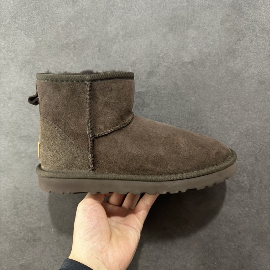 【顶级Y版】UGG 6222 经典秋冬羊皮毛一体雪地靴 桑坡大厂直供 拒绝高利润 区别杀猪版本 隆丰A级澳洲进口羊皮毛一体 完全遵循ZP工艺流程 代工厂原厂版师 秉承无原鞋不开发选择 注重每一处细节 市面最正版型 TREADLITE\