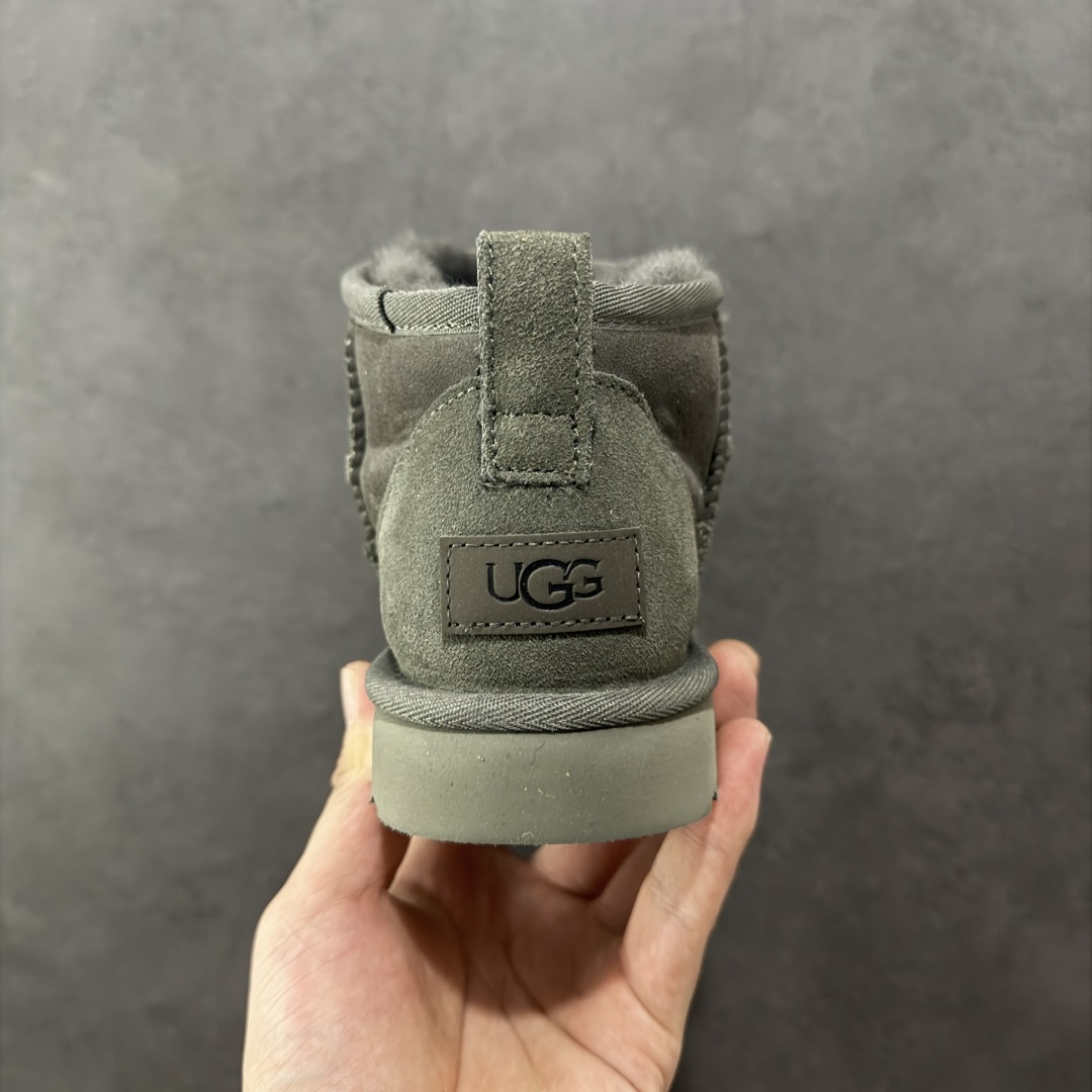 图片[4]-【顶级Y版】UGG 6109 经典秋冬羊皮毛一体雪地靴 桑坡大厂直供 拒绝高利润 区别杀猪版本 隆丰A级澳洲进口羊皮毛一体 完全遵循ZP工艺流程 代工厂原厂版师 秉承无原鞋不开发选择 注重每一处细节 市面最正版型 TREADLITE\”轻翼\”科技外底 轻便/耐用/柔韧/桩型 翻毛皮鞋面 细腻亲肤再生聚酯纤维滚边 舒适易打理 保暖性佳 UGG plush™ 里衬和内底 茸软亲肤 舒适暖足 经典鞋型搭配轻盈厚底 稳稳拿捏秋冬出街时髦造型 Treadlite by UGG 轻翼大底 轻盈缓震 为双足减负 舒适轻便 助你轻松畅玩整天 尺码：35 36 37 38 39 40-选品中心