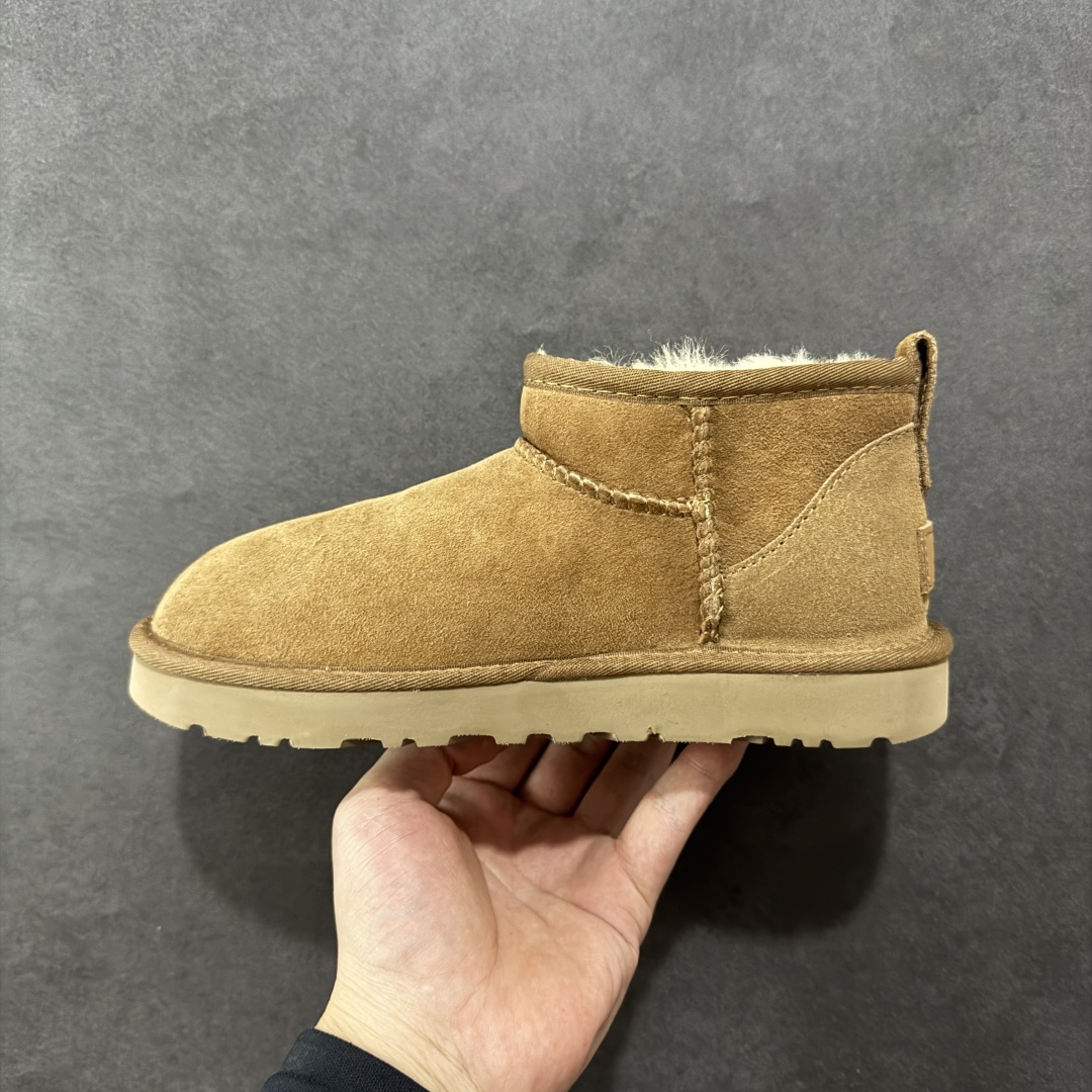 图片[2]-【顶级Y版】UGG 6109 经典秋冬羊皮毛一体雪地靴 桑坡大厂直供 拒绝高利润 区别杀猪版本 隆丰A级澳洲进口羊皮毛一体 完全遵循ZP工艺流程 代工厂原厂版师 秉承无原鞋不开发选择 注重每一处细节 市面最正版型 TREADLITE\”轻翼\”科技外底 轻便/耐用/柔韧/桩型 翻毛皮鞋面 细腻亲肤再生聚酯纤维滚边 舒适易打理 保暖性佳 UGG plush™ 里衬和内底 茸软亲肤 舒适暖足 经典鞋型搭配轻盈厚底 稳稳拿捏秋冬出街时髦造型 Treadlite by UGG 轻翼大底 轻盈缓震 为双足减负 舒适轻便 助你轻松畅玩整天 尺码：35 36 37 38 39 40-选品中心