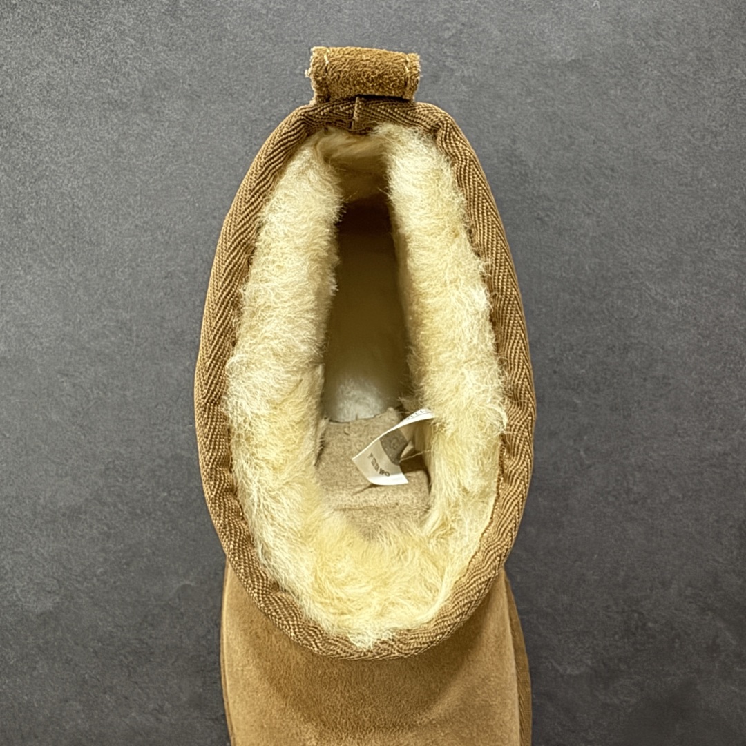 图片[7]-【顶级Y版】UGG 6109 经典秋冬羊皮毛一体雪地靴 桑坡大厂直供 拒绝高利润 区别杀猪版本 隆丰A级澳洲进口羊皮毛一体 完全遵循ZP工艺流程 代工厂原厂版师 秉承无原鞋不开发选择 注重每一处细节 市面最正版型 TREADLITE\”轻翼\”科技外底 轻便/耐用/柔韧/桩型 翻毛皮鞋面 细腻亲肤再生聚酯纤维滚边 舒适易打理 保暖性佳 UGG plush™ 里衬和内底 茸软亲肤 舒适暖足 经典鞋型搭配轻盈厚底 稳稳拿捏秋冬出街时髦造型 Treadlite by UGG 轻翼大底 轻盈缓震 为双足减负 舒适轻便 助你轻松畅玩整天 尺码：35 36 37 38 39 40-选品中心