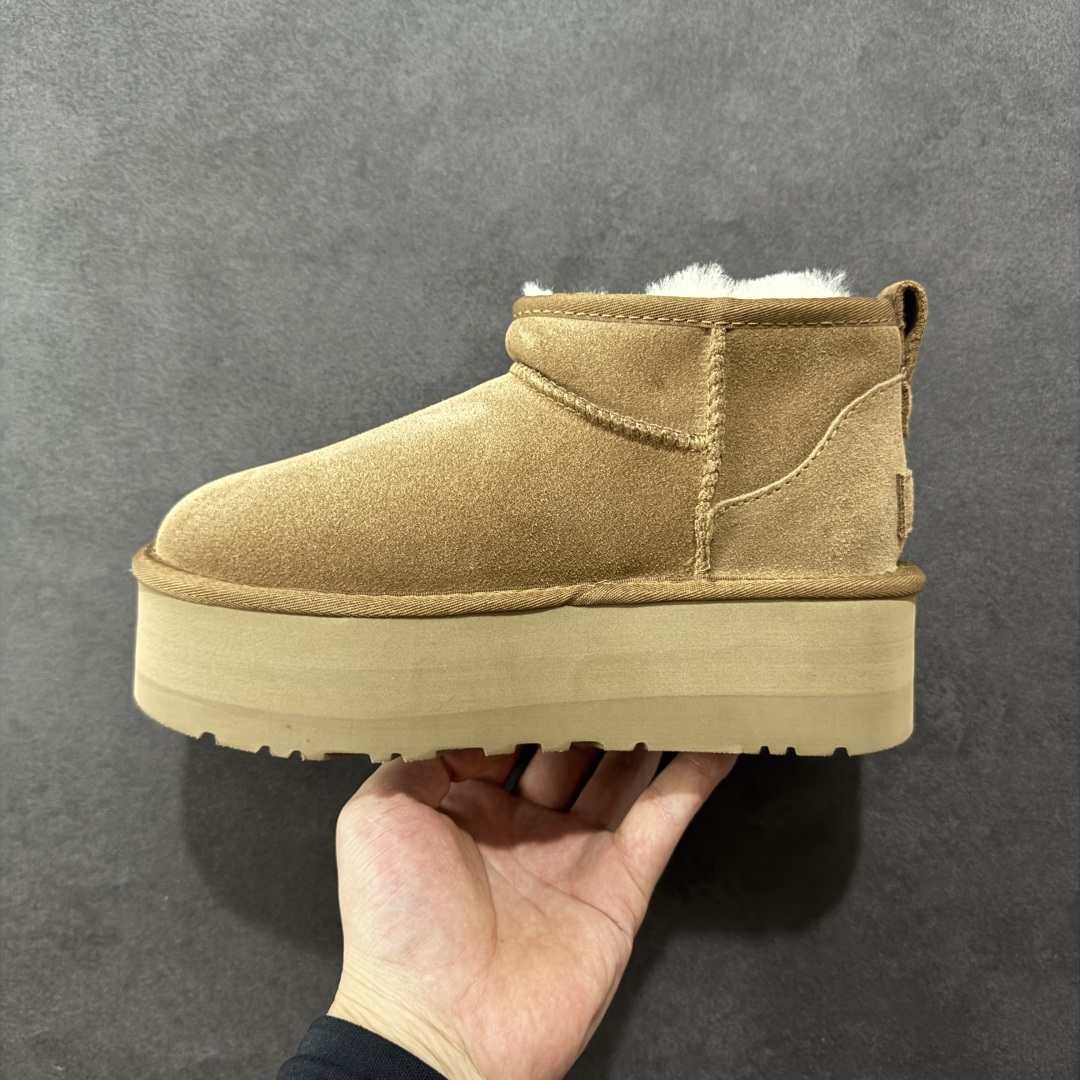 图片[2]-【顶级Y版】UGG 5092 经典秋冬羊皮毛一体雪地靴 周冬雨厚底5cm 桑坡大厂直供 拒绝高利润 区别杀猪版本 隆丰A级澳洲进口羊皮毛一体 完全遵循ZP工艺流程 代工厂原厂版师 秉承无原鞋不开发选择 注重每一处细节 市面最正版型 TREADLITE\”轻翼\”科技外底 轻便/耐用/柔韧/桩型 翻毛皮鞋面 细腻亲肤再生聚酯纤维滚边 舒适易打理 保暖性佳 UGG plush™ 里衬和内底 茸软亲肤 舒适暖足 经典鞋型搭配轻盈厚底 稳稳拿捏秋冬出街时髦造型 Treadlite by UGG 轻翼大底 轻盈缓震 为双足减负 舒适轻便 助你轻松畅玩整天 尺码：35 36 37 38 39 40-选品中心
