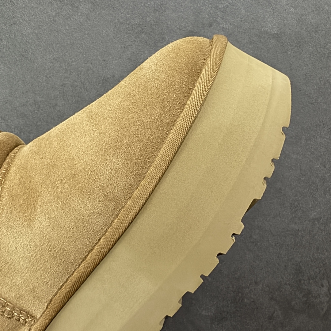 图片[5]-【顶级Y版】UGG 5092 经典秋冬羊皮毛一体雪地靴 周冬雨厚底5cm 桑坡大厂直供 拒绝高利润 区别杀猪版本 隆丰A级澳洲进口羊皮毛一体 完全遵循ZP工艺流程 代工厂原厂版师 秉承无原鞋不开发选择 注重每一处细节 市面最正版型 TREADLITE\”轻翼\”科技外底 轻便/耐用/柔韧/桩型 翻毛皮鞋面 细腻亲肤再生聚酯纤维滚边 舒适易打理 保暖性佳 UGG plush™ 里衬和内底 茸软亲肤 舒适暖足 经典鞋型搭配轻盈厚底 稳稳拿捏秋冬出街时髦造型 Treadlite by UGG 轻翼大底 轻盈缓震 为双足减负 舒适轻便 助你轻松畅玩整天 尺码：35 36 37 38 39 40-选品中心