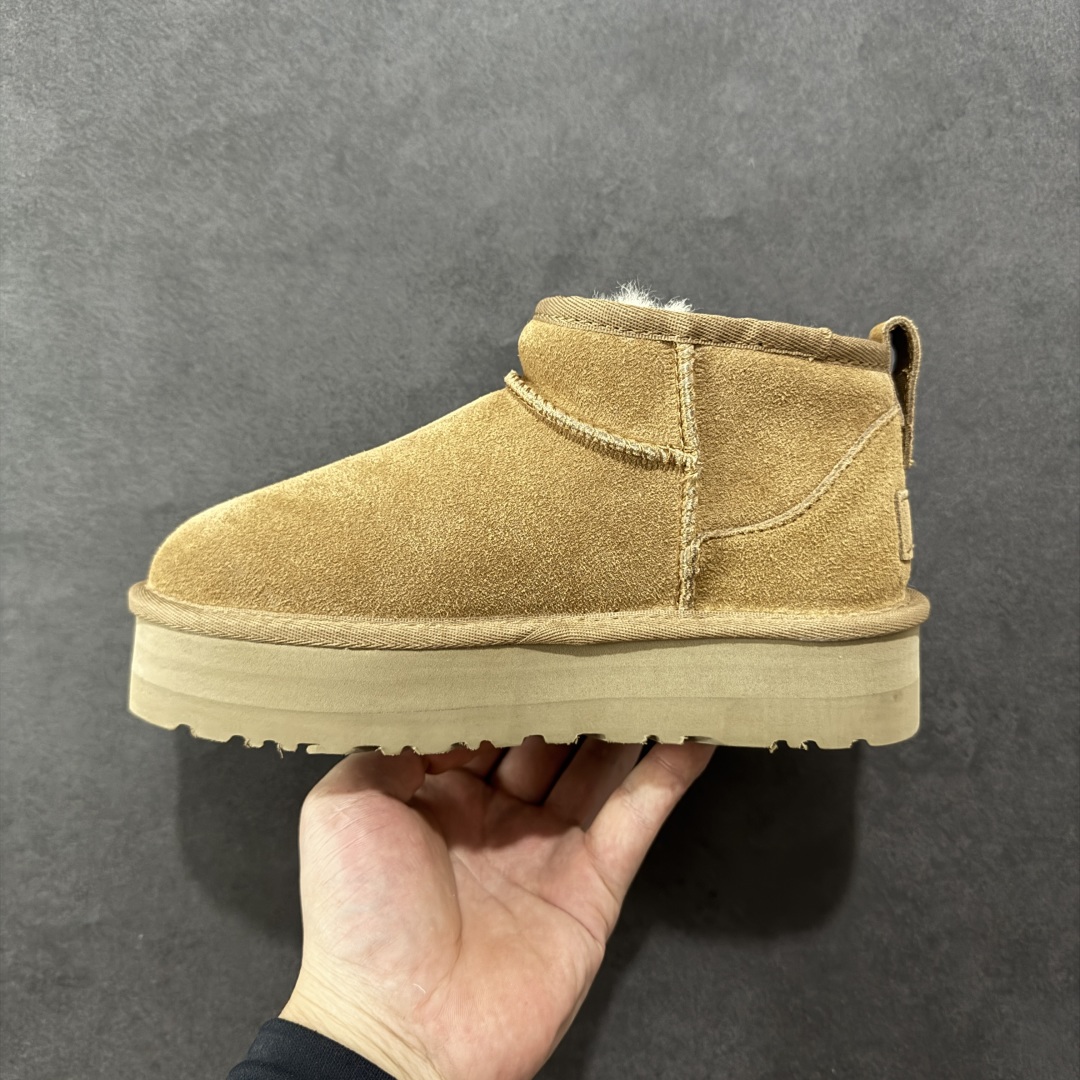 图片[2]-【顶级Y版】UGG 5092 经典秋冬羊皮毛一体雪地靴 周冬雨厚底3cm 桑坡大厂直供 拒绝高利润 区别杀猪版本 隆丰A级澳洲进口羊皮毛一体 完全遵循ZP工艺流程 代工厂原厂版师 秉承无原鞋不开发选择 注重每一处细节 市面最正版型 TREADLITE\”轻翼\”科技外底 轻便/耐用/柔韧/桩型 翻毛皮鞋面 细腻亲肤再生聚酯纤维滚边 舒适易打理 保暖性佳 UGG plush™ 里衬和内底 茸软亲肤 舒适暖足 经典鞋型搭配轻盈厚底 稳稳拿捏秋冬出街时髦造型 Treadlite by UGG 轻翼大底 轻盈缓震 为双足减负 舒适轻便 助你轻松畅玩整天 尺码：35 36 37 38 39 40-选品中心
