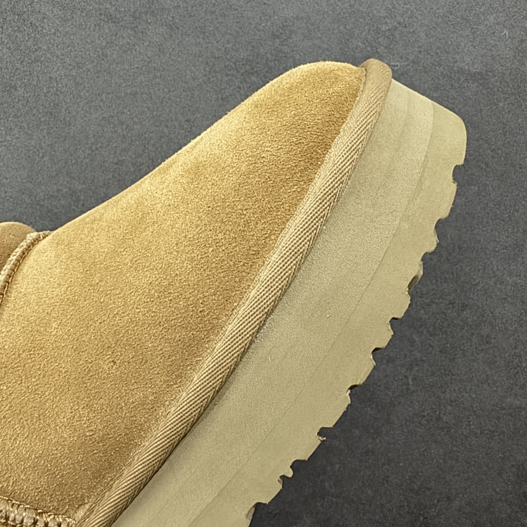 图片[5]-【顶级Y版】UGG 5092 经典秋冬羊皮毛一体雪地靴 周冬雨厚底3cm 桑坡大厂直供 拒绝高利润 区别杀猪版本 隆丰A级澳洲进口羊皮毛一体 完全遵循ZP工艺流程 代工厂原厂版师 秉承无原鞋不开发选择 注重每一处细节 市面最正版型 TREADLITE\”轻翼\”科技外底 轻便/耐用/柔韧/桩型 翻毛皮鞋面 细腻亲肤再生聚酯纤维滚边 舒适易打理 保暖性佳 UGG plush™ 里衬和内底 茸软亲肤 舒适暖足 经典鞋型搭配轻盈厚底 稳稳拿捏秋冬出街时髦造型 Treadlite by UGG 轻翼大底 轻盈缓震 为双足减负 舒适轻便 助你轻松畅玩整天 尺码：35 36 37 38 39 40-选品中心