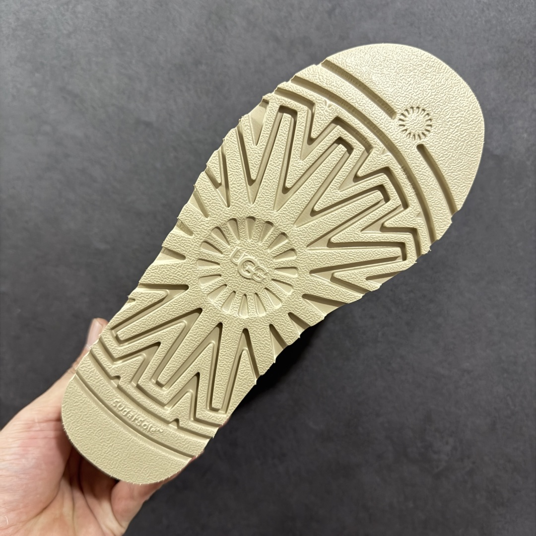 图片[9]-【顶级Y版】UGG 5092 经典秋冬羊皮毛一体雪地靴 周冬雨厚底3cm 桑坡大厂直供 拒绝高利润 区别杀猪版本 隆丰A级澳洲进口羊皮毛一体 完全遵循ZP工艺流程 代工厂原厂版师 秉承无原鞋不开发选择 注重每一处细节 市面最正版型 TREADLITE\”轻翼\”科技外底 轻便/耐用/柔韧/桩型 翻毛皮鞋面 细腻亲肤再生聚酯纤维滚边 舒适易打理 保暖性佳 UGG plush™ 里衬和内底 茸软亲肤 舒适暖足 经典鞋型搭配轻盈厚底 稳稳拿捏秋冬出街时髦造型 Treadlite by UGG 轻翼大底 轻盈缓震 为双足减负 舒适轻便 助你轻松畅玩整天 尺码：35 36 37 38 39 40-选品中心