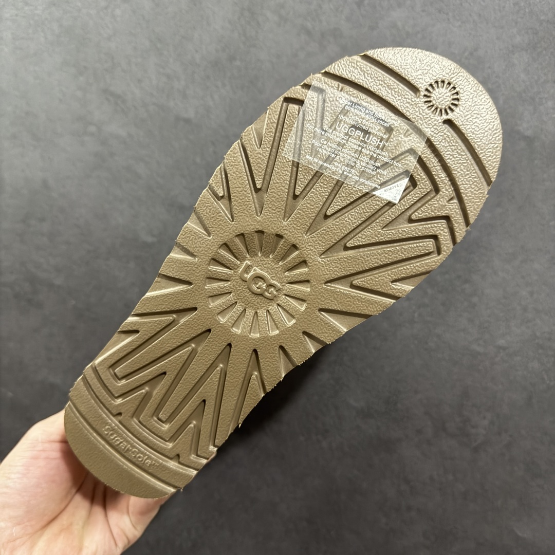 图片[9]-【顶级Y版】UGG 6222 经典秋冬羊皮毛一体雪地靴 桑坡大厂直供 拒绝高利润 区别杀猪版本 隆丰A级澳洲进口羊皮毛一体 完全遵循ZP工艺流程 代工厂原厂版师 秉承无原鞋不开发选择 注重每一处细节 市面最正版型 TREADLITE\”轻翼\”科技外底 轻便/耐用/柔韧/桩型 翻毛皮鞋面 细腻亲肤再生聚酯纤维滚边 舒适易打理 保暖性佳 UGG plush™ 里衬和内底 茸软亲肤 舒适暖足 经典鞋型搭配轻盈厚底 稳稳拿捏秋冬出街时髦造型 Treadlite by UGG 轻翼大底 轻盈缓震 为双足减负 舒适轻便 助你轻松畅玩整天 尺码：35 36 37 38 39 40-选品中心