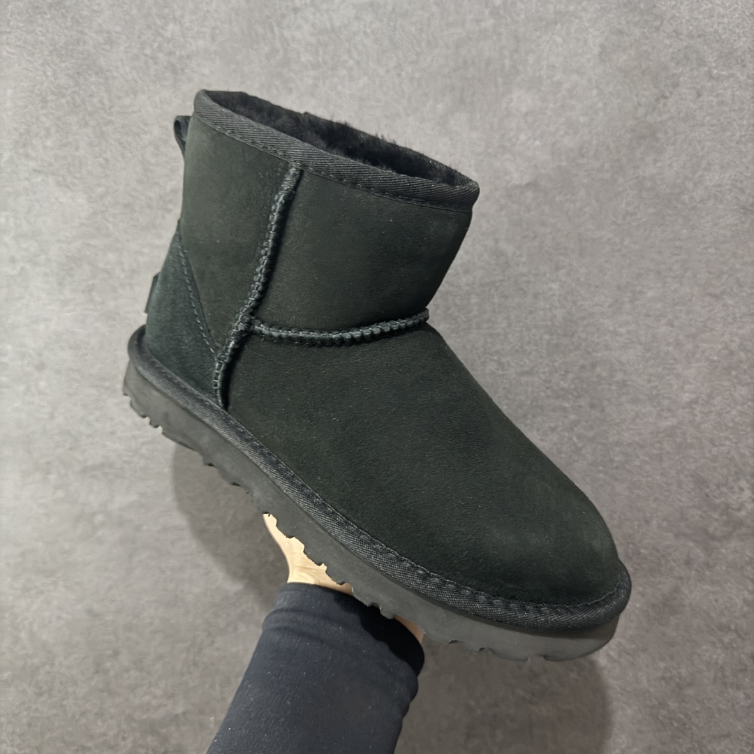 图片[3]-【顶级Y版】UGG 6222 经典秋冬羊皮毛一体雪地靴 桑坡大厂直供 拒绝高利润 区别杀猪版本 隆丰A级澳洲进口羊皮毛一体 完全遵循ZP工艺流程 代工厂原厂版师 秉承无原鞋不开发选择 注重每一处细节 市面最正版型 TREADLITE\”轻翼\”科技外底 轻便/耐用/柔韧/桩型 翻毛皮鞋面 细腻亲肤再生聚酯纤维滚边 舒适易打理 保暖性佳 UGG plush™ 里衬和内底 茸软亲肤 舒适暖足 经典鞋型搭配轻盈厚底 稳稳拿捏秋冬出街时髦造型 Treadlite by UGG 轻翼大底 轻盈缓震 为双足减负 舒适轻便 助你轻松畅玩整天 尺码：35 36 37 38 39 40-选品中心