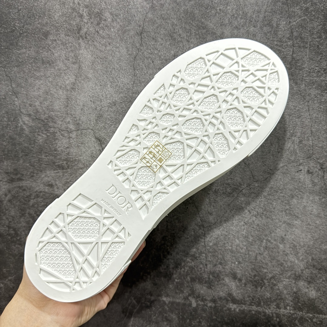 图片[9]-【渠道纯原】Dior B33 迪奥压花系带皮面时尚运动板鞋网球鞋 全套原厂新版原纸板楦头开发 原厂特供皮料加持 原档数据大底 高频字母排版细节 还原 Zp 高端零售特供批次 市售最强批次💪🏻 2024秋季新品 彰显非凡的精湛工艺 重新诠释经典的网球鞋 时尚的廓形突显厚实感 采用全新的拉绒马海毛针织面料 突显柔软触感与富有层次感的流行色彩 搭配棕色绒面革镶片提升格调 别具一格的加垫鞋舌点缀以压花效果Dior标志 后侧点缀以Dior 30Avenue Montaigne标志 可为各式休闲造型增添时尚气质 尺码：35-46-选品中心