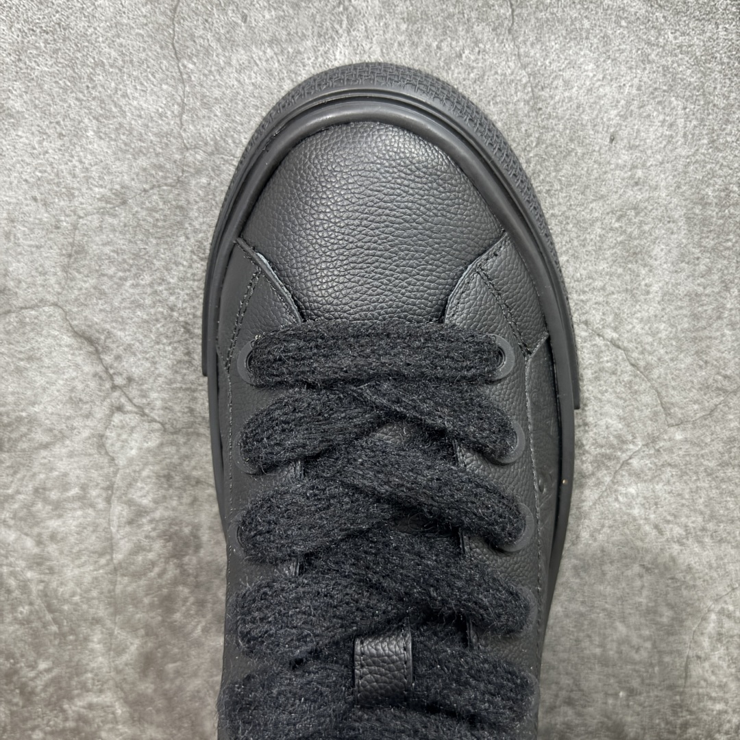 图片[5]-【渠道纯原】Dior B33 迪奥压花系带皮面时尚运动板鞋网球鞋 全套原厂新版原纸板楦头开发 原厂特供皮料加持 原档数据大底 高频字母排版细节 还原 Zp 高端零售特供批次 市售最强批次💪🏻 2024秋季新品 彰显非凡的精湛工艺 重新诠释经典的网球鞋 时尚的廓形突显厚实感 采用全新的拉绒马海毛针织面料 突显柔软触感与富有层次感的流行色彩 搭配棕色绒面革镶片提升格调 别具一格的加垫鞋舌点缀以压花效果Dior标志 后侧点缀以Dior 30Avenue Montaigne标志 可为各式休闲造型增添时尚气质 尺码：35-46-选品中心