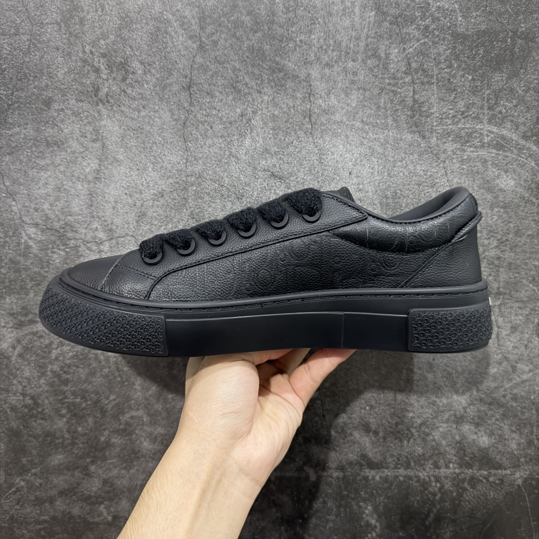 图片[2]-【渠道纯原】Dior B33 迪奥压花系带皮面时尚运动板鞋网球鞋 全套原厂新版原纸板楦头开发 原厂特供皮料加持 原档数据大底 高频字母排版细节 还原 Zp 高端零售特供批次 市售最强批次💪🏻 2024秋季新品 彰显非凡的精湛工艺 重新诠释经典的网球鞋 时尚的廓形突显厚实感 采用全新的拉绒马海毛针织面料 突显柔软触感与富有层次感的流行色彩 搭配棕色绒面革镶片提升格调 别具一格的加垫鞋舌点缀以压花效果Dior标志 后侧点缀以Dior 30Avenue Montaigne标志 可为各式休闲造型增添时尚气质 尺码：35-46-选品中心