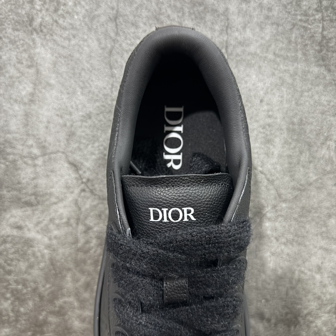 图片[8]-【渠道纯原】Dior B33 迪奥压花系带皮面时尚运动板鞋网球鞋 全套原厂新版原纸板楦头开发 原厂特供皮料加持 原档数据大底 高频字母排版细节 还原 Zp 高端零售特供批次 市售最强批次💪🏻 2024秋季新品 彰显非凡的精湛工艺 重新诠释经典的网球鞋 时尚的廓形突显厚实感 采用全新的拉绒马海毛针织面料 突显柔软触感与富有层次感的流行色彩 搭配棕色绒面革镶片提升格调 别具一格的加垫鞋舌点缀以压花效果Dior标志 后侧点缀以Dior 30Avenue Montaigne标志 可为各式休闲造型增添时尚气质 尺码：35-46-选品中心