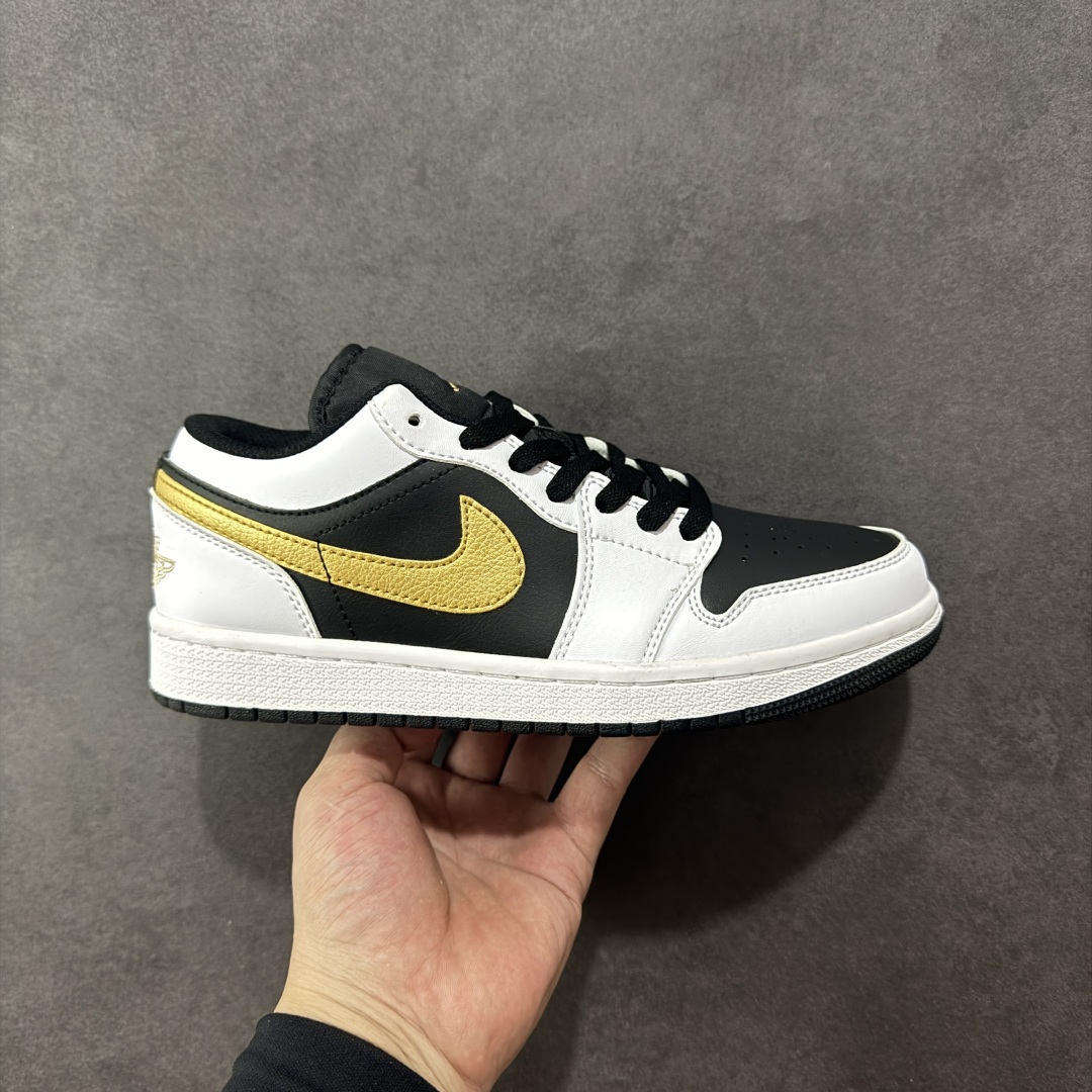 【头层S版】Air Jordan AJ1 Low 低帮系列 全新流水线出品 全配色原鞋对照 原楦原纸板开发 客订头层皮料 全鞋电脑针车 私模大底正确咬花克重内置气垫 原盒内外原标 完美零毛边处理 多重QC质检 超越公司货的品控标准 实实在在的免检产品 货号:553558-172 尺码:36-45半-选品中心