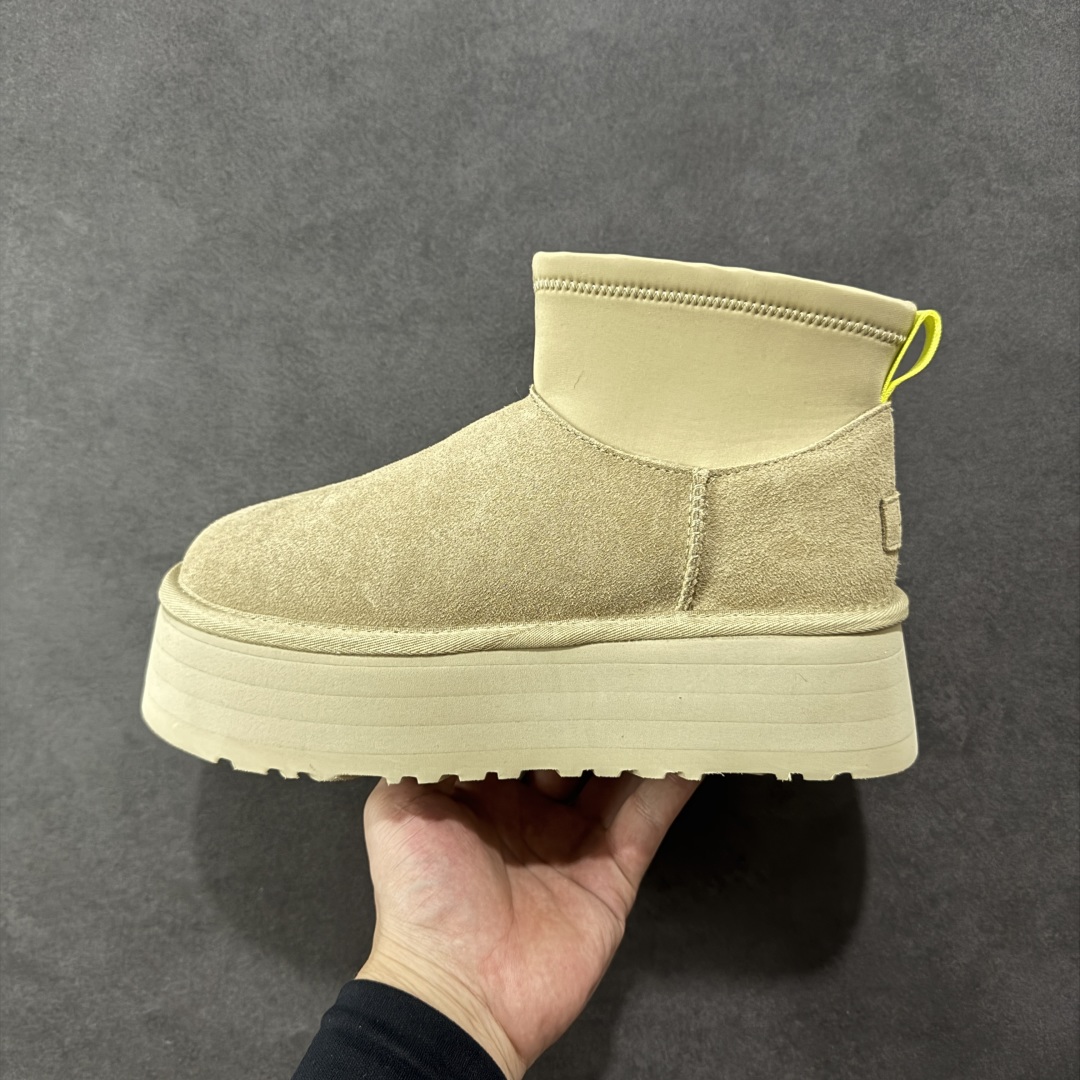 图片[2]-【顶级Y版】UGG 8170 经典秋冬羊皮毛一体雪地靴 弹力低帮 桑坡大厂直供 拒绝高利润 区别杀猪版本 隆丰A级澳洲进口羊皮毛一体 完全遵循ZP工艺流程 代工厂原厂版师 秉承无原鞋不开发选择 注重每一处细节 市面最正版型 TREADLITE\”轻翼\”科技外底 轻便/耐用/柔韧/桩型 翻毛皮鞋面 细腻亲肤再生聚酯纤维滚边 舒适易打理 保暖性佳 UGG plush™ 里衬和内底 茸软亲肤 舒适暖足 经典鞋型搭配轻盈厚底 稳稳拿捏秋冬出街时髦造型 Treadlite by UGG 轻翼大底 轻盈缓震 为双足减负 舒适轻便 助你轻松畅玩整天 尺码：35 36 37 38 39 40-选品中心