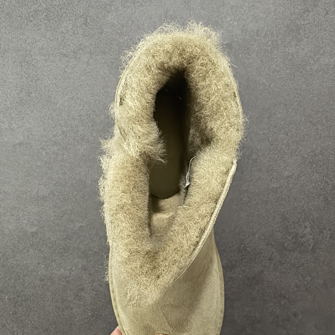 图片[7]-【顶级Y版】UGG 6422 经典秋冬羊皮毛一体雪地靴 木扣沙色 桑坡大厂直供 拒绝高利润 区别杀猪版本 隆丰A级澳洲进口羊皮毛一体 完全遵循ZP工艺流程 代工厂原厂版师 秉承无原鞋不开发选择 注重每一处细节 市面最正版型 TREADLITE\”轻翼\”科技外底 轻便/耐用/柔韧/桩型 翻毛皮鞋面 细腻亲肤再生聚酯纤维滚边 舒适易打理 保暖性佳 UGG plush™ 里衬和内底 茸软亲肤 舒适暖足 经典鞋型搭配轻盈厚底 稳稳拿捏秋冬出街时髦造型 Treadlite by UGG 轻翼大底 轻盈缓震 为双足减负 舒适轻便 助你轻松畅玩整天 尺码：35 36 37 38 39 40-选品中心