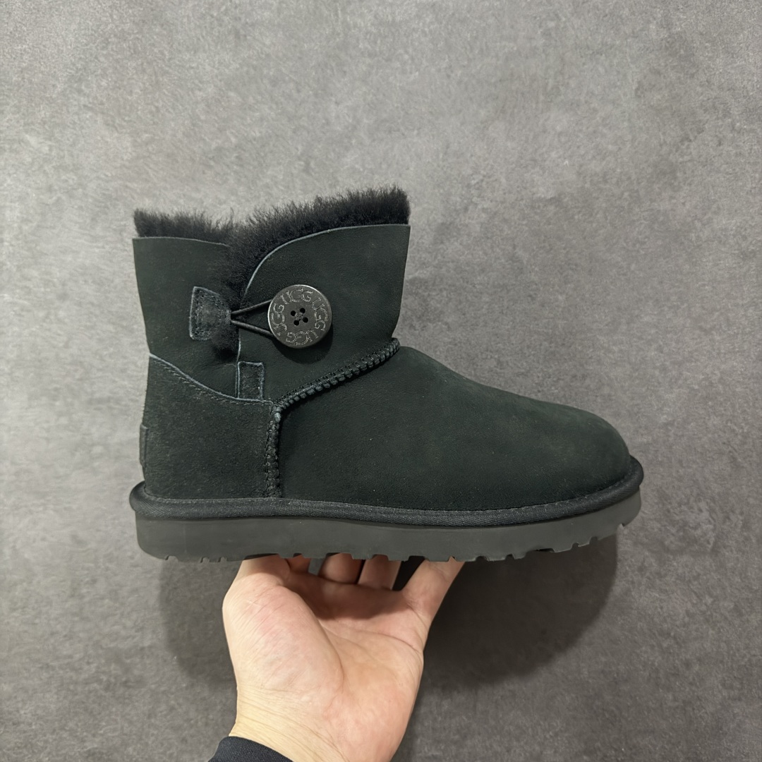 【顶级Y版】UGG 6422 经典秋冬羊皮毛一体雪地靴 木扣黑色 桑坡大厂直供 拒绝高利润 区别杀猪版本 隆丰A级澳洲进口羊皮毛一体 完全遵循ZP工艺流程 代工厂原厂版师 秉承无原鞋不开发选择 注重每一处细节 市面最正版型 TREADLITE\
