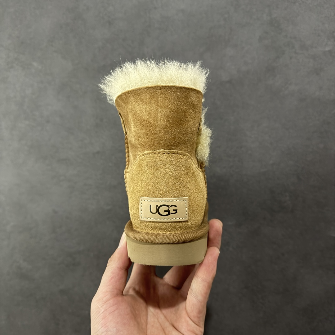 图片[4]-【顶级Y版】UGG 6422 经典秋冬羊皮毛一体雪地靴 木扣栗色 桑坡大厂直供 拒绝高利润 区别杀猪版本 隆丰A级澳洲进口羊皮毛一体 完全遵循ZP工艺流程 代工厂原厂版师 秉承无原鞋不开发选择 注重每一处细节 市面最正版型 TREADLITE\”轻翼\”科技外底 轻便/耐用/柔韧/桩型 翻毛皮鞋面 细腻亲肤再生聚酯纤维滚边 舒适易打理 保暖性佳 UGG plush™ 里衬和内底 茸软亲肤 舒适暖足 经典鞋型搭配轻盈厚底 稳稳拿捏秋冬出街时髦造型 Treadlite by UGG 轻翼大底 轻盈缓震 为双足减负 舒适轻便 助你轻松畅玩整天 尺码：35 36 37 38 39 40-选品中心