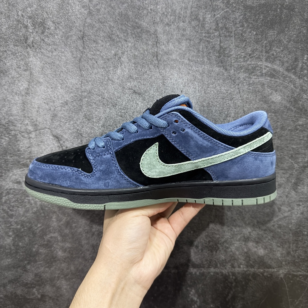 图片[2]-【公司级】Nike SB Dunk Low 深蓝黑 HF3063-002 纯原大厂出品 极力推荐 原装头层材料 独家版型蒸餾加工 帶來的是更好的视觉和脚感体验 大厂纯原品质出货 清洁度 电绣工艺 皮料切割干净无任何毛边 细节完美 货号： HF3063-002 尺码：36 36.5 37.5 38 38.5 39 40 40.5 41 42 42.5 43 44 44.5 45-选品中心