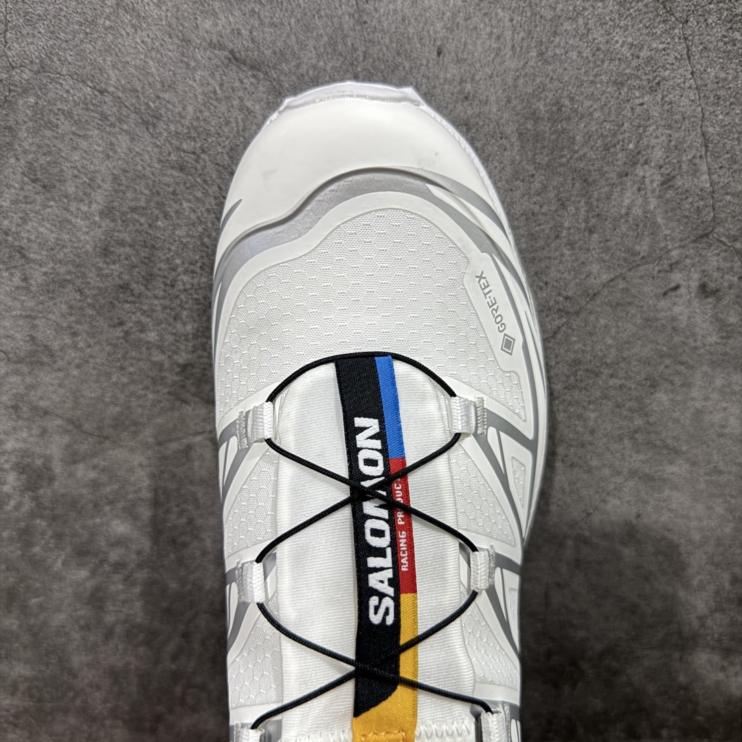 图片[5]-【S版纯原】SALOMON XT-6 GTX 萨洛蒙潮流越野机能户外功能鞋 白银防水 475811 全新版本出货 好货不怕晚 品质 细节 材料都是肉眼可以见！ 售前售后也是其它工厂无法匹敌！ 纯原外贸平台特供订单 耗时半年巨作 全套原纸板楦头开发 原厂特供网布配套加持 确保原汁原味 完美呈现版型 原档数据独家私模五层组合大底 原装Ortholite轻量化鞋垫 中底布带钢印编号 原厂TPU锁扣 进口港宝加持 后跟自然饱满 还原公司包裹性 鞋面以“锯齿”状的包裹系统呈现 在基色底之下加入了各种色点缀 将公司的最新技术和时尚前卫的造型融入耐用的长跑款式中 鞋面由 TPU 薄膜制成 并焊接在高耐磨网眼上 使其既时尚又坚固 由 ACS底盘支撑 可增强稳定性和支撑力 以及由橡胶凸耳 Contragrip外底覆盖的 EVA 缓冲中底 旨在应对崎岖的地形 鞋舌上的彩色Salomon 标签、Quicklace 系统以及鞋头、鞋舌和鞋跟上的附加品牌使细节更加完美 让穿着者可以轻松驾驭户外与通勤下的任何运动生活场景 无缝鞋身户外随意纵横 颜值与脚感兼备 出街通勤 绝对非常吸睛 你值得拥有 尺码：36 36.5 37.5 38 38.5 39 40 40.5 41 42 42.5 43 44 44.5 45-选品中心
