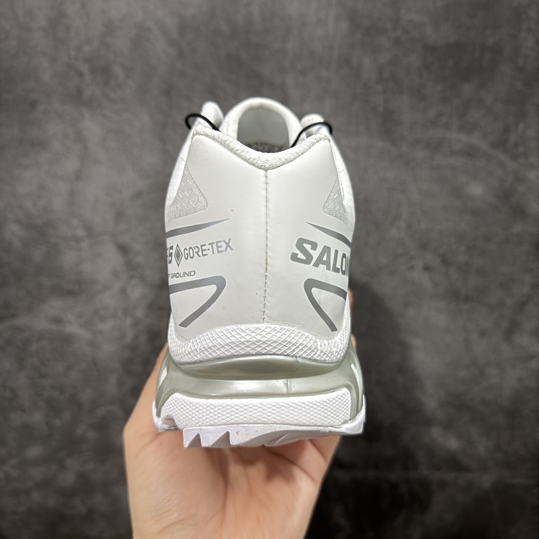 图片[4]-【S版纯原】SALOMON XT-6 GTX 萨洛蒙潮流越野机能户外功能鞋 白银防水 475811 全新版本出货 好货不怕晚 品质 细节 材料都是肉眼可以见！ 售前售后也是其它工厂无法匹敌！ 纯原外贸平台特供订单 耗时半年巨作 全套原纸板楦头开发 原厂特供网布配套加持 确保原汁原味 完美呈现版型 原档数据独家私模五层组合大底 原装Ortholite轻量化鞋垫 中底布带钢印编号 原厂TPU锁扣 进口港宝加持 后跟自然饱满 还原公司包裹性 鞋面以“锯齿”状的包裹系统呈现 在基色底之下加入了各种色点缀 将公司的最新技术和时尚前卫的造型融入耐用的长跑款式中 鞋面由 TPU 薄膜制成 并焊接在高耐磨网眼上 使其既时尚又坚固 由 ACS底盘支撑 可增强稳定性和支撑力 以及由橡胶凸耳 Contragrip外底覆盖的 EVA 缓冲中底 旨在应对崎岖的地形 鞋舌上的彩色Salomon 标签、Quicklace 系统以及鞋头、鞋舌和鞋跟上的附加品牌使细节更加完美 让穿着者可以轻松驾驭户外与通勤下的任何运动生活场景 无缝鞋身户外随意纵横 颜值与脚感兼备 出街通勤 绝对非常吸睛 你值得拥有 尺码：36 36.5 37.5 38 38.5 39 40 40.5 41 42 42.5 43 44 44.5 45-选品中心