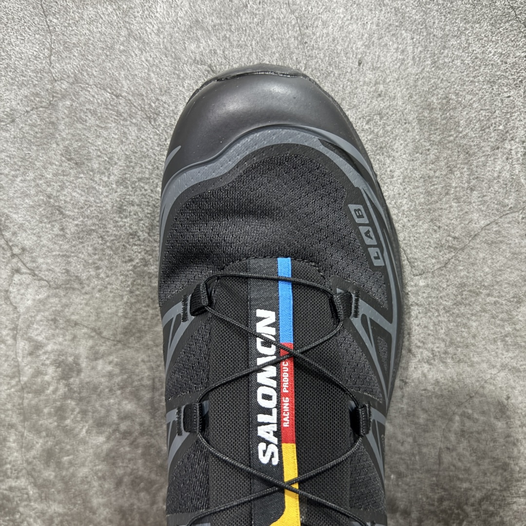 图片[5]-【S版纯原】SALOMON XT-6 萨洛蒙潮流越野机能户外功能鞋 黑色 410866 全新版本出货 好货不怕晚 品质 细节 材料都是肉眼可以见！ 售前售后也是其它工厂无法匹敌！ 纯原外贸平台特供订单 耗时半年巨作 全套原纸板楦头开发 原厂特供网布配套加持 确保原汁原味 完美呈现版型 原档数据独家私模五层组合大底 原装Ortholite轻量化鞋垫 中底布带钢印编号 原厂TPU锁扣 进口港宝加持 后跟自然饱满 还原公司包裹性 鞋面以“锯齿”状的包裹系统呈现 在基色底之下加入了各种色点缀 将公司的最新技术和时尚前卫的造型融入耐用的长跑款式中 鞋面由 TPU 薄膜制成 并焊接在高耐磨网眼上 使其既时尚又坚固 由 ACS底盘支撑 可增强稳定性和支撑力 以及由橡胶凸耳 Contragrip外底覆盖的 EVA 缓冲中底 旨在应对崎岖的地形 鞋舌上的彩色Salomon 标签、Quicklace 系统以及鞋头、鞋舌和鞋跟上的附加品牌使细节更加完美 让穿着者可以轻松驾驭户外与通勤下的任何运动生活场景 无缝鞋身户外随意纵横 颜值与脚感兼备 出街通勤 绝对非常吸睛 你值得拥有 尺码：36 36.5 37.5 38 38.5 39 40 40.5 41 42 42.5 43 44 44.5 45-选品中心