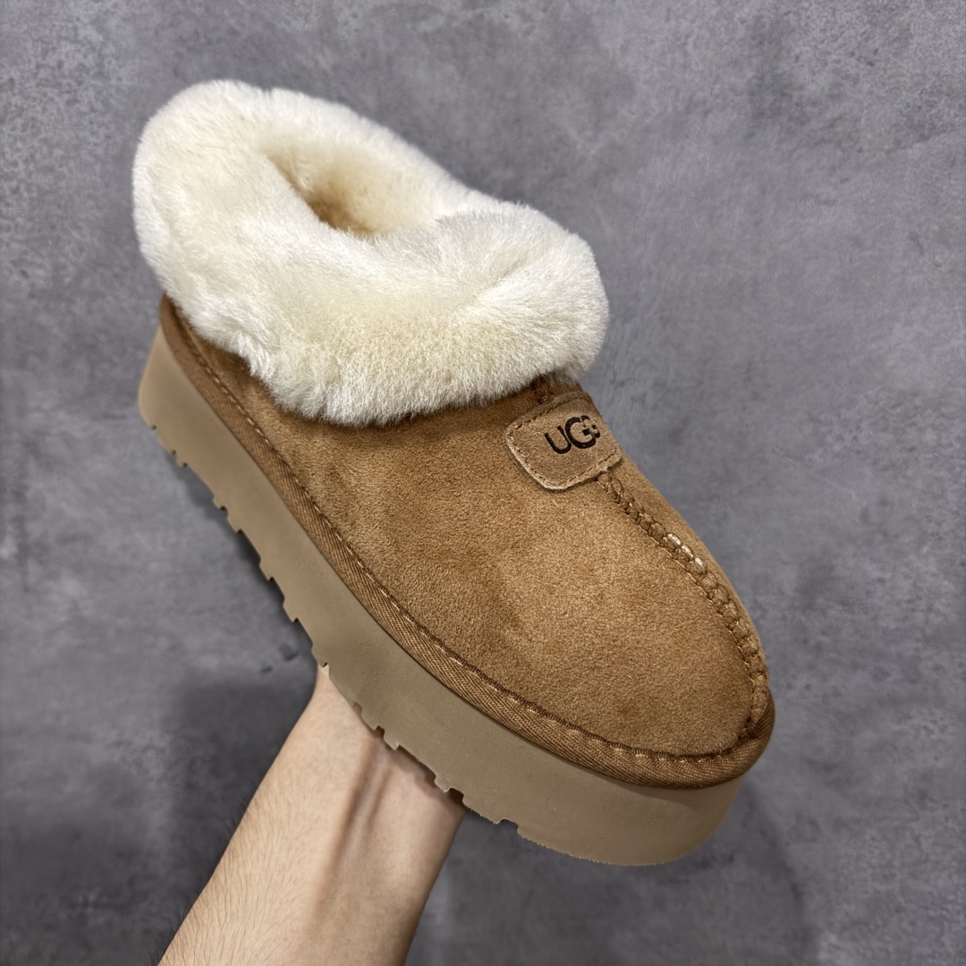 图片[3]-【顶级Y版】UGG 4810 经典秋冬羊皮毛一体雪地靴 塔次特厚底 桑坡大厂直供 拒绝高利润 区别杀猪版本 隆丰A级澳洲进口羊皮毛一体 完全遵循ZP工艺流程 代工厂原厂版师 秉承无原鞋不开发选择 注重每一处细节 市面最正版型 TREADLITE\”轻翼\”科技外底 轻便/耐用/柔韧/桩型 翻毛皮鞋面 细腻亲肤再生聚酯纤维滚边 舒适易打理 保暖性佳 UGG plush™ 里衬和内底 茸软亲肤 舒适暖足 经典鞋型搭配轻盈厚底 稳稳拿捏秋冬出街时髦造型 Treadlite by UGG 轻翼大底 轻盈缓震 为双足减负 舒适轻便 助你轻松畅玩整天 尺码：35 36 37 38 39 40-选品中心