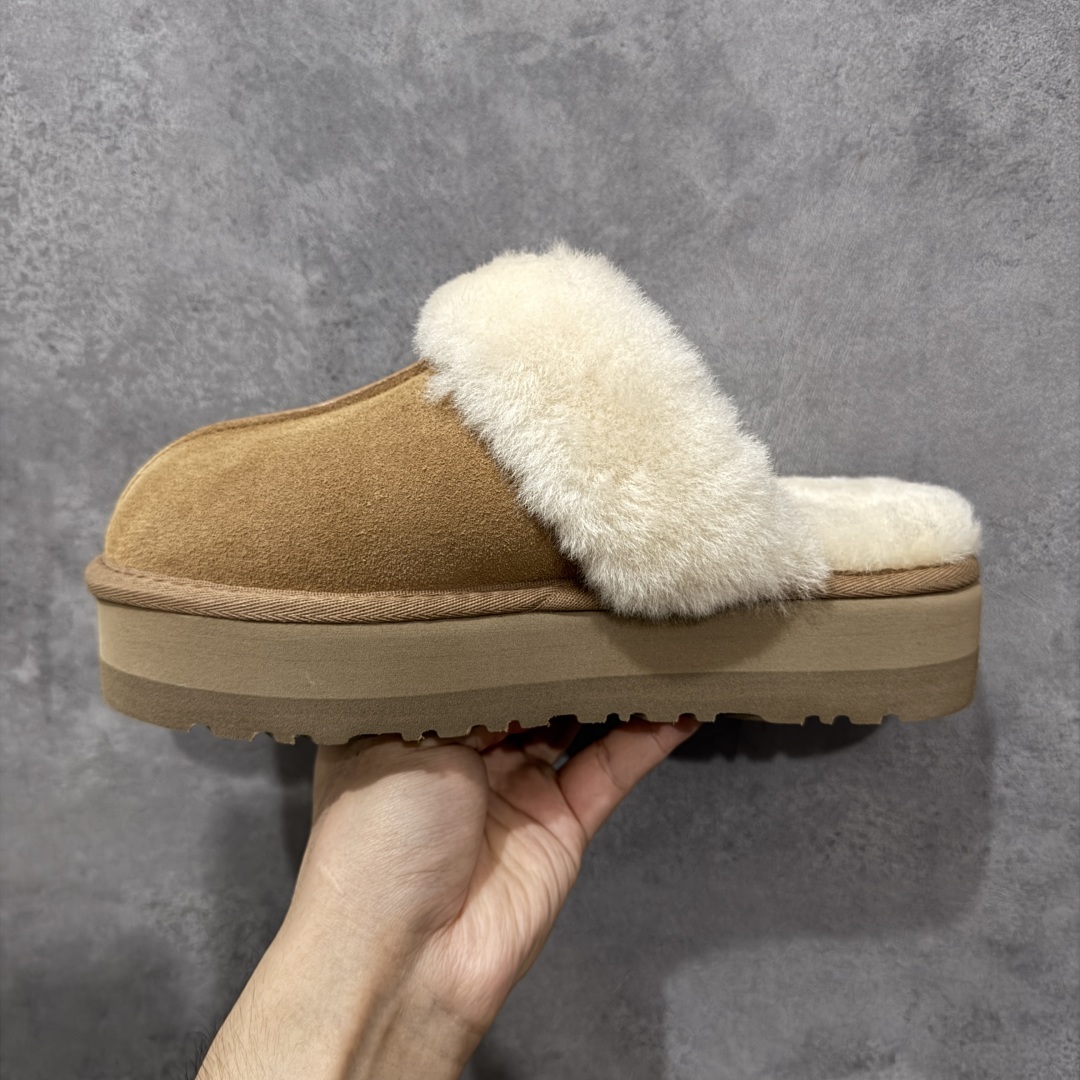 图片[2]-【顶级Y版】UGG 2550 经典秋冬羊皮毛一体雪地靴 星拖厚底 桑坡大厂直供 拒绝高利润 区别杀猪版本 隆丰A级澳洲进口羊皮毛一体 完全遵循ZP工艺流程 代工厂原厂版师 秉承无原鞋不开发选择 注重每一处细节 市面最正版型 TREADLITE\”轻翼\”科技外底 轻便/耐用/柔韧/桩型 翻毛皮鞋面 细腻亲肤再生聚酯纤维滚边 舒适易打理 保暖性佳 UGG plush™ 里衬和内底 茸软亲肤 舒适暖足 经典鞋型搭配轻盈厚底 稳稳拿捏秋冬出街时髦造型 Treadlite by UGG 轻翼大底 轻盈缓震 为双足减负 舒适轻便 助你轻松畅玩整天 尺码：35 36 37 38 39 40-选品中心