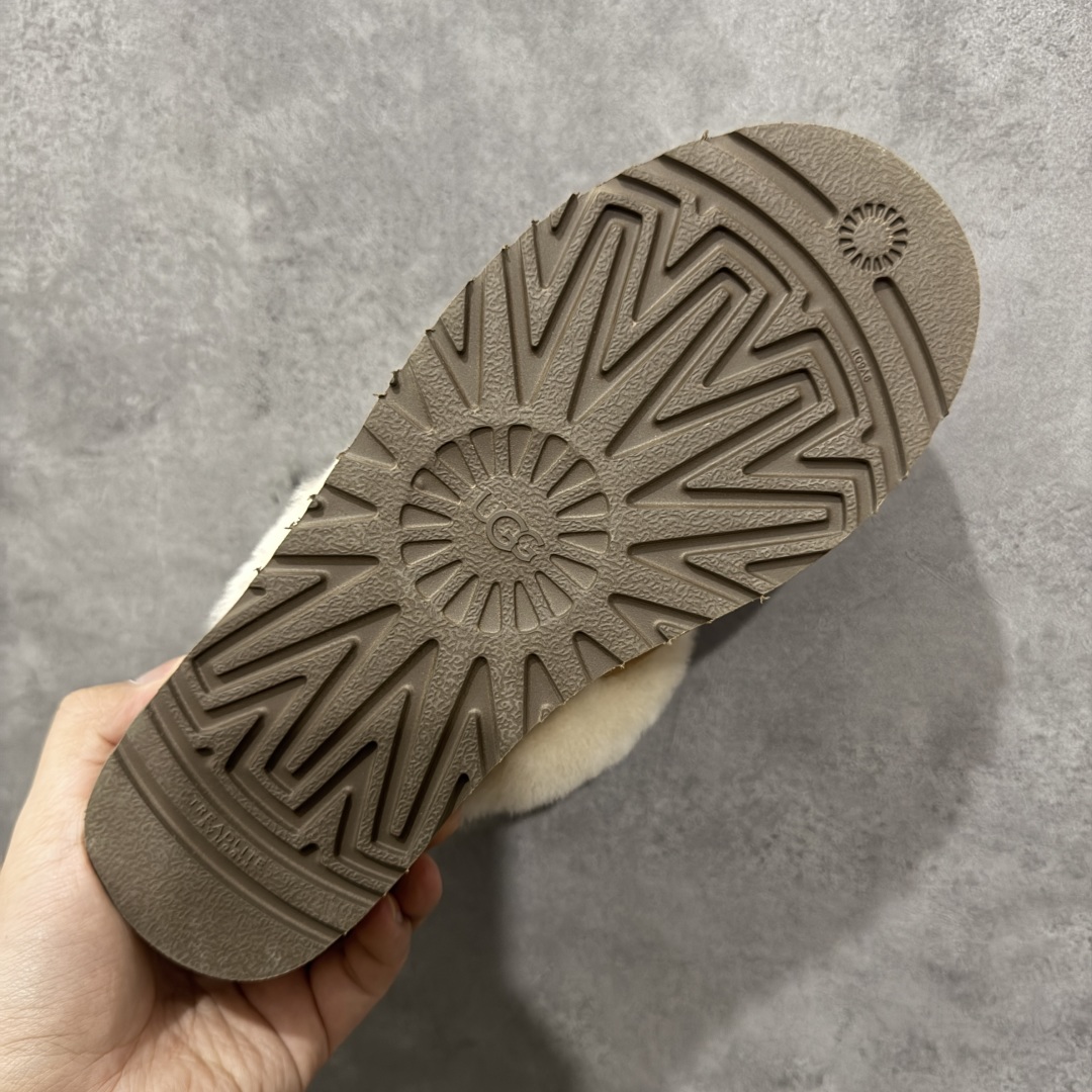 图片[9]-【顶级Y版】UGG 2550 经典秋冬羊皮毛一体雪地靴 星拖厚底 桑坡大厂直供 拒绝高利润 区别杀猪版本 隆丰A级澳洲进口羊皮毛一体 完全遵循ZP工艺流程 代工厂原厂版师 秉承无原鞋不开发选择 注重每一处细节 市面最正版型 TREADLITE\”轻翼\”科技外底 轻便/耐用/柔韧/桩型 翻毛皮鞋面 细腻亲肤再生聚酯纤维滚边 舒适易打理 保暖性佳 UGG plush™ 里衬和内底 茸软亲肤 舒适暖足 经典鞋型搭配轻盈厚底 稳稳拿捏秋冬出街时髦造型 Treadlite by UGG 轻翼大底 轻盈缓震 为双足减负 舒适轻便 助你轻松畅玩整天 尺码：35 36 37 38 39 40-选品中心