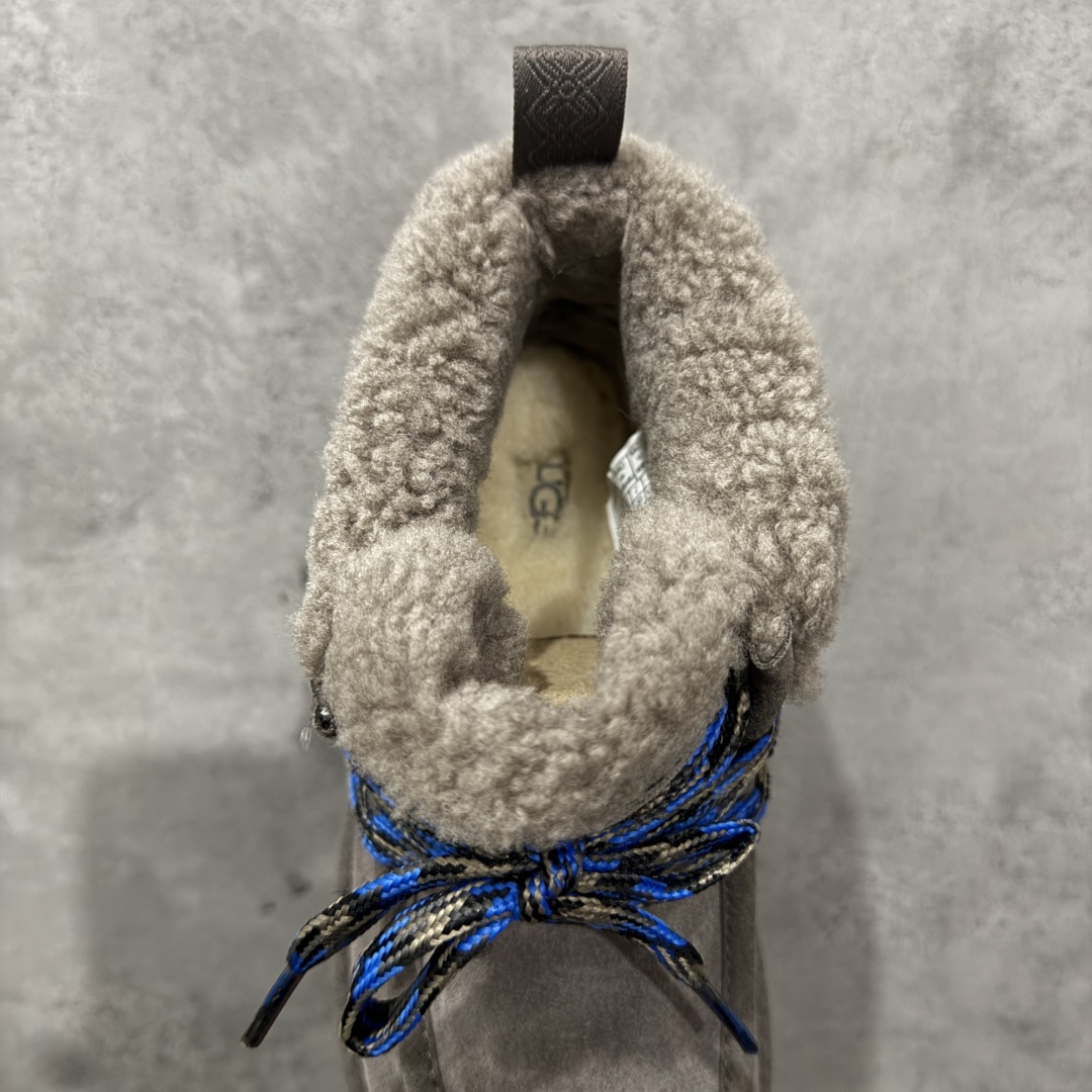 图片[8]-【顶级Y版】UGG 3954 经典秋冬羊皮毛一体雪地靴 芙卡拉 桑坡大厂直供 拒绝高利润 区别杀猪版本 隆丰A级澳洲进口羊皮毛一体 完全遵循ZP工艺流程 代工厂原厂版师 秉承无原鞋不开发选择 注重每一处细节 市面最正版型 TREADLITE\”轻翼\”科技外底 轻便/耐用/柔韧/桩型 翻毛皮鞋面 细腻亲肤再生聚酯纤维滚边 舒适易打理 保暖性佳 UGG plush™ 里衬和内底 茸软亲肤 舒适暖足 经典鞋型搭配轻盈厚底 稳稳拿捏秋冬出街时髦造型 Treadlite by UGG 轻翼大底 轻盈缓震 为双足减负 舒适轻便 助你轻松畅玩整天 尺码：35 36 37 38 39 40-选品中心