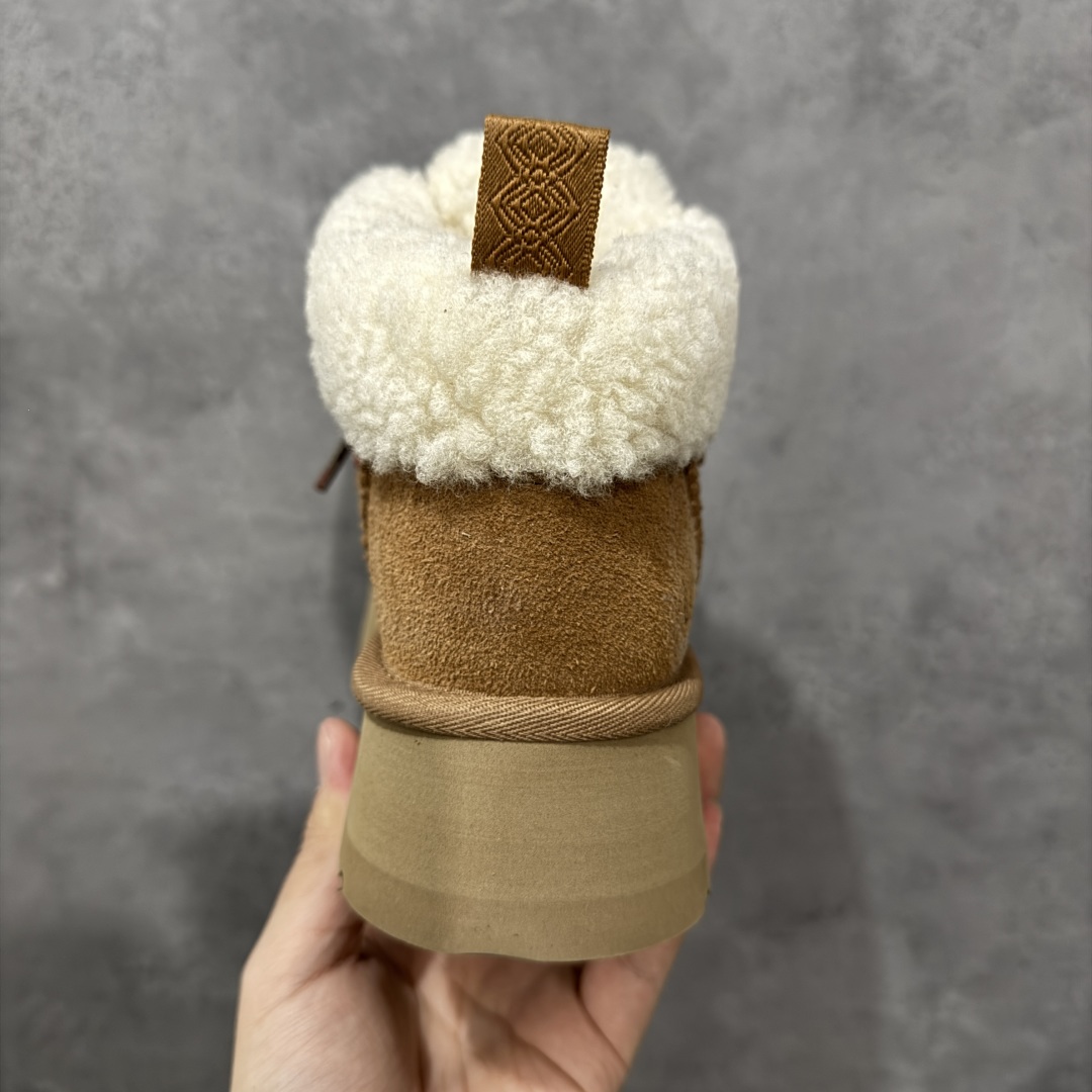 图片[4]-【顶级Y版】UGG 3954 经典秋冬羊皮毛一体雪地靴 芙卡拉 桑坡大厂直供 拒绝高利润 区别杀猪版本 隆丰A级澳洲进口羊皮毛一体 完全遵循ZP工艺流程 代工厂原厂版师 秉承无原鞋不开发选择 注重每一处细节 市面最正版型 TREADLITE\”轻翼\”科技外底 轻便/耐用/柔韧/桩型 翻毛皮鞋面 细腻亲肤再生聚酯纤维滚边 舒适易打理 保暖性佳 UGG plush™ 里衬和内底 茸软亲肤 舒适暖足 经典鞋型搭配轻盈厚底 稳稳拿捏秋冬出街时髦造型 Treadlite by UGG 轻翼大底 轻盈缓震 为双足减负 舒适轻便 助你轻松畅玩整天 尺码：35 36 37 38 39 40-选品中心
