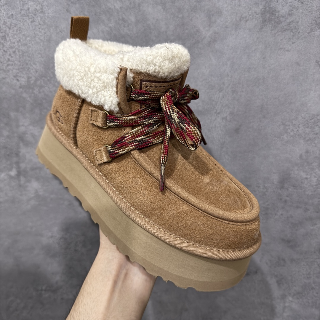 图片[3]-【顶级Y版】UGG 3954 经典秋冬羊皮毛一体雪地靴 芙卡拉 桑坡大厂直供 拒绝高利润 区别杀猪版本 隆丰A级澳洲进口羊皮毛一体 完全遵循ZP工艺流程 代工厂原厂版师 秉承无原鞋不开发选择 注重每一处细节 市面最正版型 TREADLITE\”轻翼\”科技外底 轻便/耐用/柔韧/桩型 翻毛皮鞋面 细腻亲肤再生聚酯纤维滚边 舒适易打理 保暖性佳 UGG plush™ 里衬和内底 茸软亲肤 舒适暖足 经典鞋型搭配轻盈厚底 稳稳拿捏秋冬出街时髦造型 Treadlite by UGG 轻翼大底 轻盈缓震 为双足减负 舒适轻便 助你轻松畅玩整天 尺码：35 36 37 38 39 40-选品中心