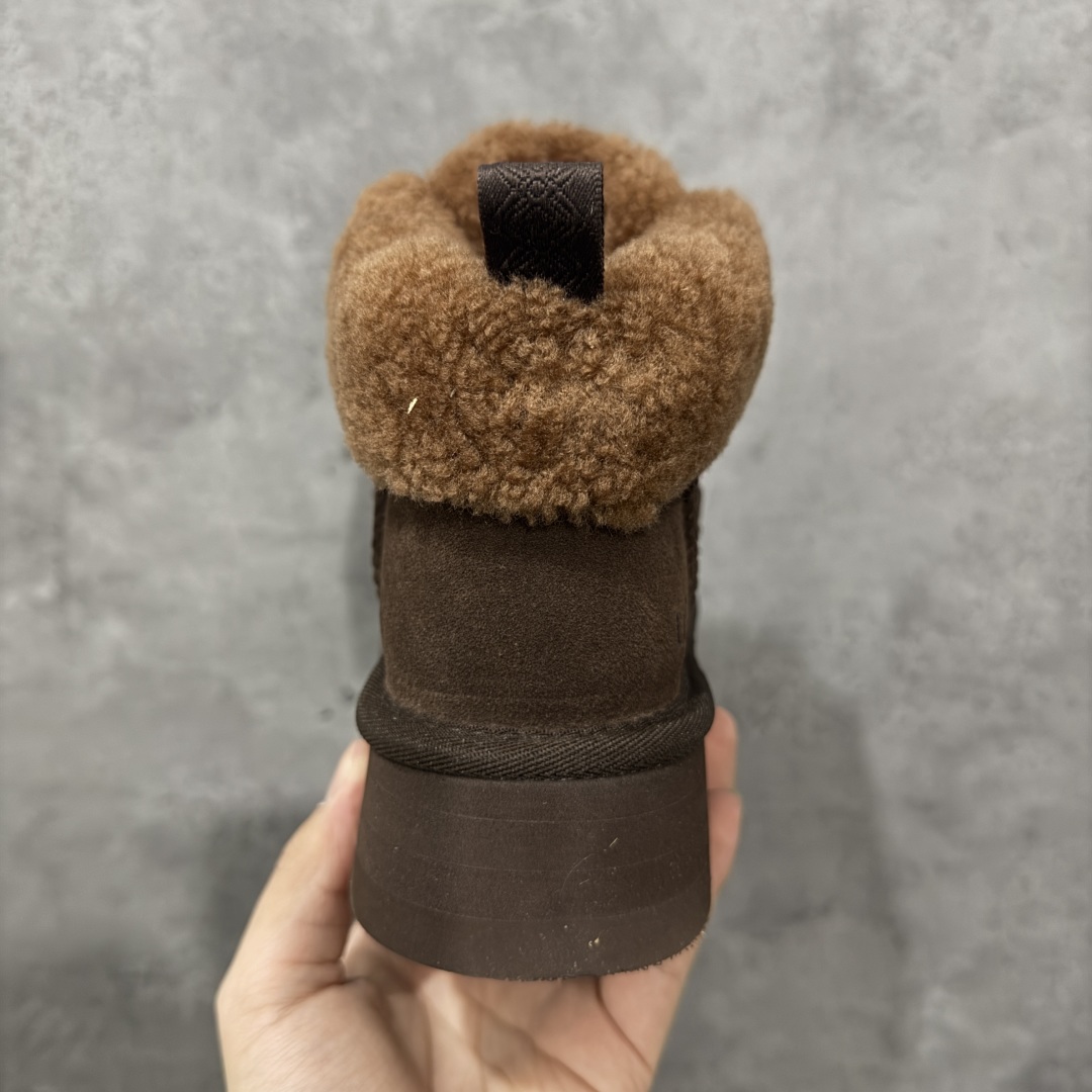 图片[4]-【顶级Y版】UGG 3954 经典秋冬羊皮毛一体雪地靴 芙卡拉 桑坡大厂直供 拒绝高利润 区别杀猪版本 隆丰A级澳洲进口羊皮毛一体 完全遵循ZP工艺流程 代工厂原厂版师 秉承无原鞋不开发选择 注重每一处细节 市面最正版型 TREADLITE\”轻翼\”科技外底 轻便/耐用/柔韧/桩型 翻毛皮鞋面 细腻亲肤再生聚酯纤维滚边 舒适易打理 保暖性佳 UGG plush™ 里衬和内底 茸软亲肤 舒适暖足 经典鞋型搭配轻盈厚底 稳稳拿捏秋冬出街时髦造型 Treadlite by UGG 轻翼大底 轻盈缓震 为双足减负 舒适轻便 助你轻松畅玩整天 尺码：35 36 37 38 39 40-选品中心