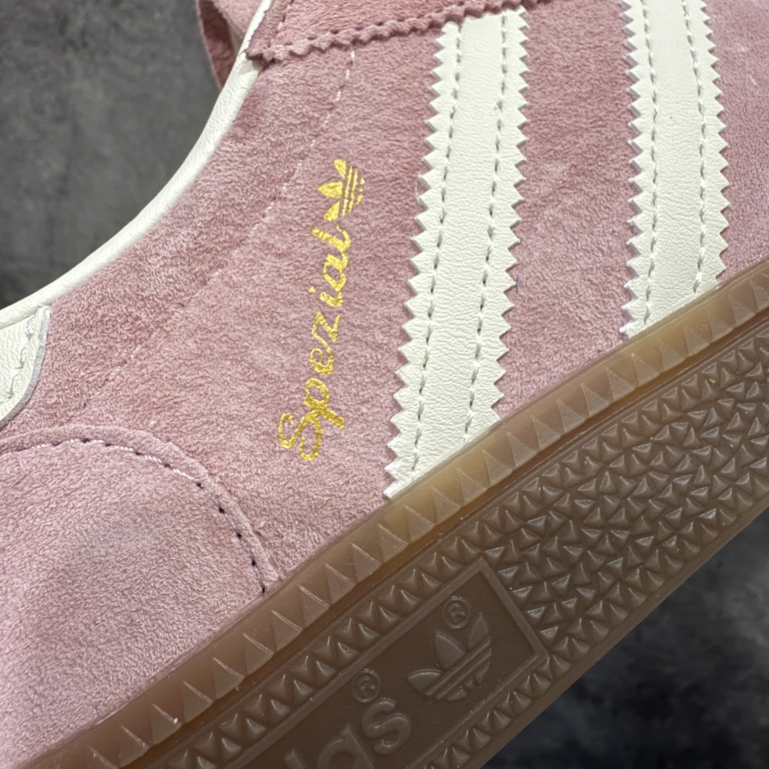 图片[3]-【XC纯原版】Adidas Handball Spezial 阿迪达斯经典款牛皮复古休闲板鞋 粉白生胶 KJ6305 原厂原档案开发出品 皮料切割干净无任何毛边 鞋型细节完美 超高清洁度 原材料打 市场第一梯队版本 尺码：35 36 36.5 37 38 38.5 39 40-选品中心