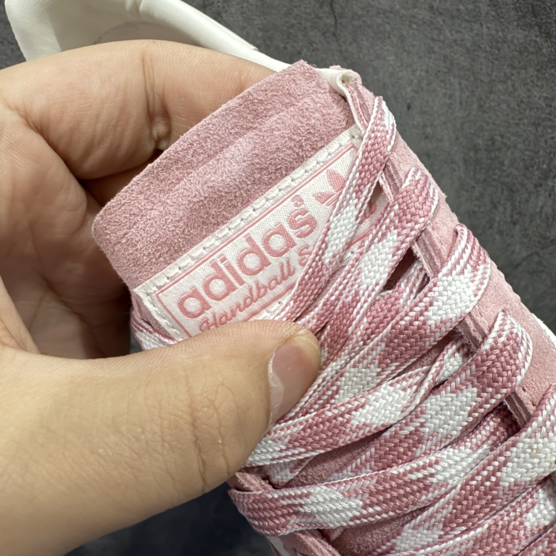 图片[6]-【XC纯原版】Adidas Handball Spezial 阿迪达斯经典款牛皮复古休闲板鞋 粉白生胶 KJ6305 原厂原档案开发出品 皮料切割干净无任何毛边 鞋型细节完美 超高清洁度 原材料打 市场第一梯队版本 尺码：35 36 36.5 37 38 38.5 39 40-选品中心